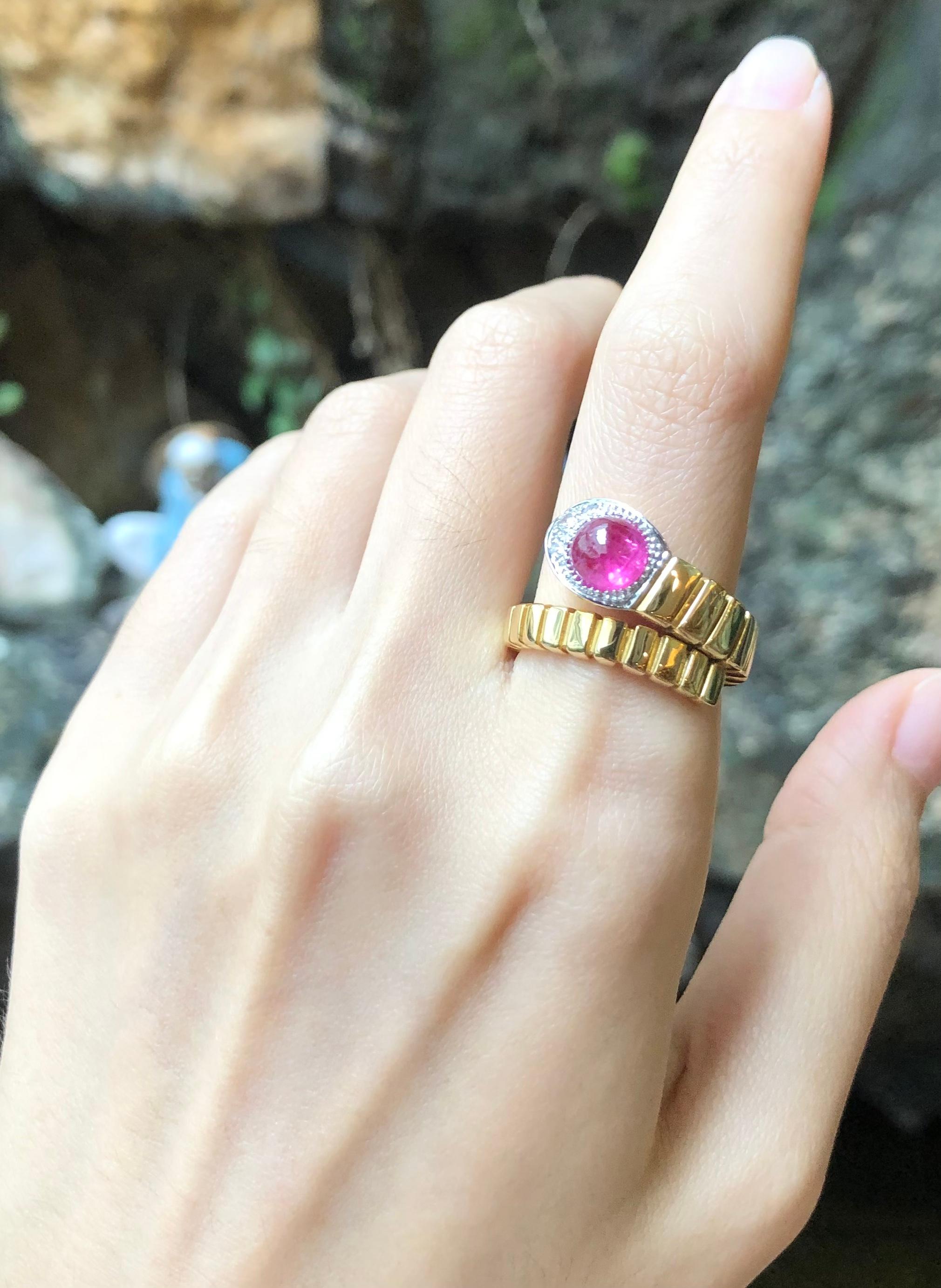 Cabochon Ruby with Diamond Serpent Ring Set in 18 Karat Gold Setting For Sale 2
