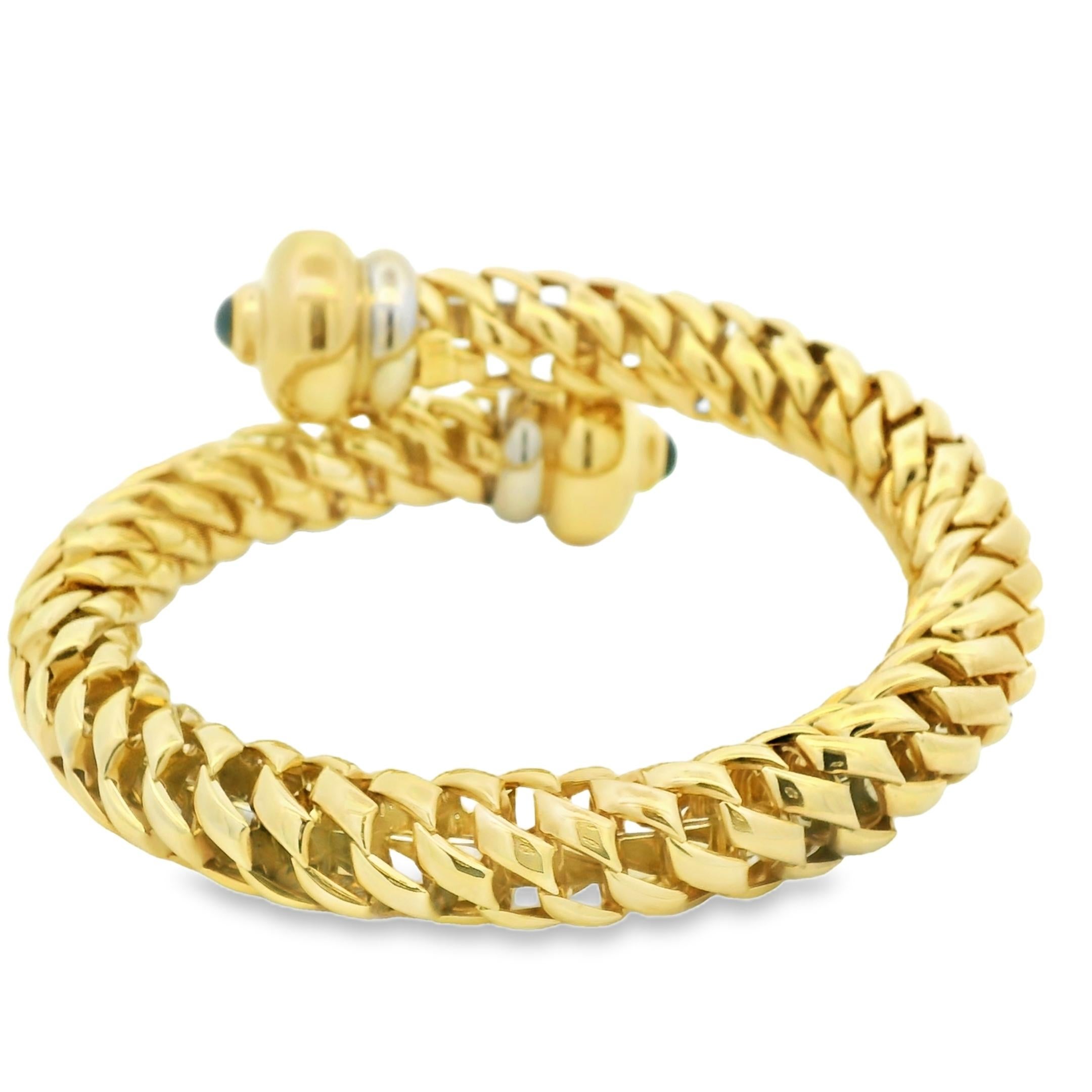 Cabochon Sapphire 18-Karat Textured Wrap Cuff Bracelet En Stock en Excelente estado para la venta en Boca Raton, FL