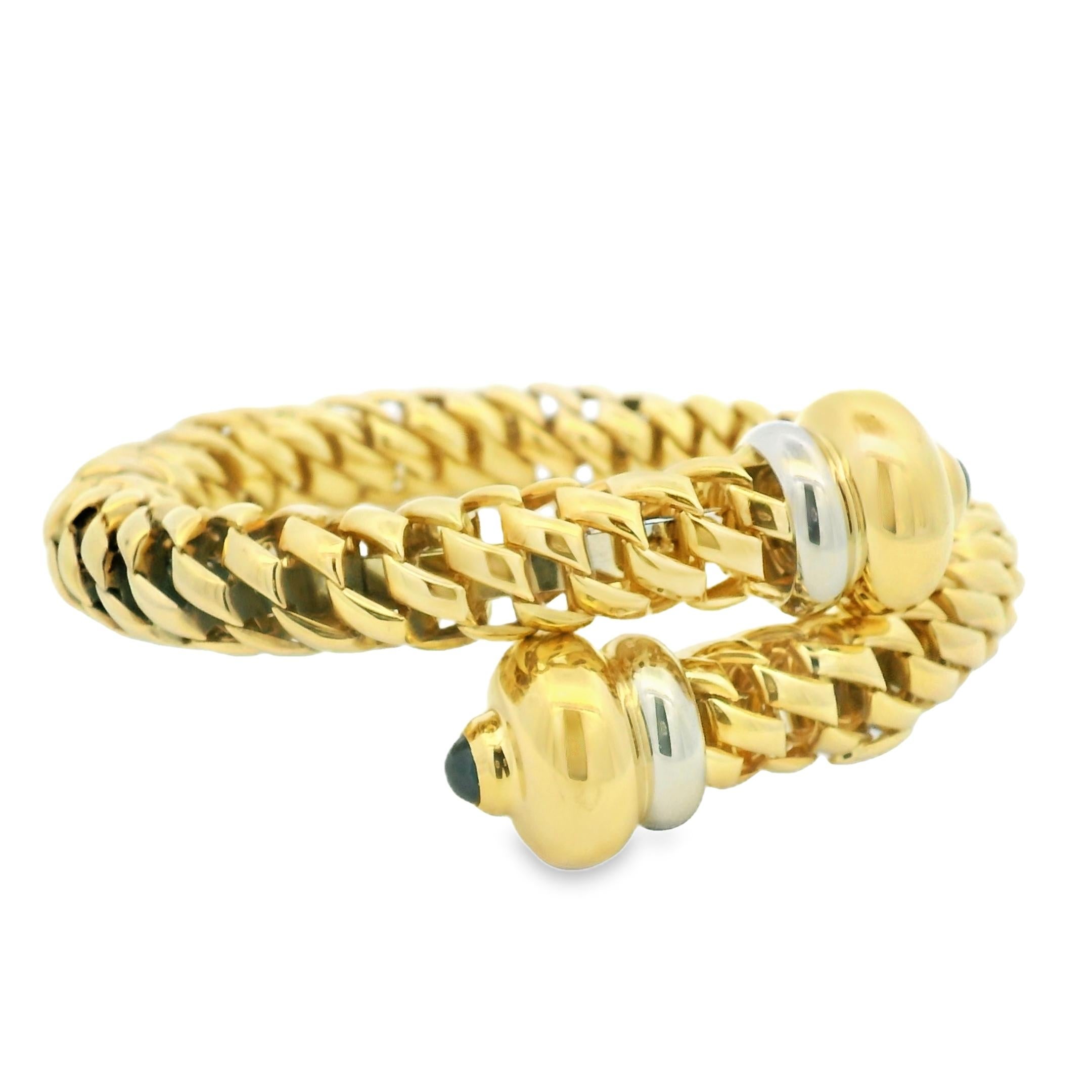 Cabochon Sapphire 18-Karat Textured Wrap Cuff Bracelet En Stock en venta 1