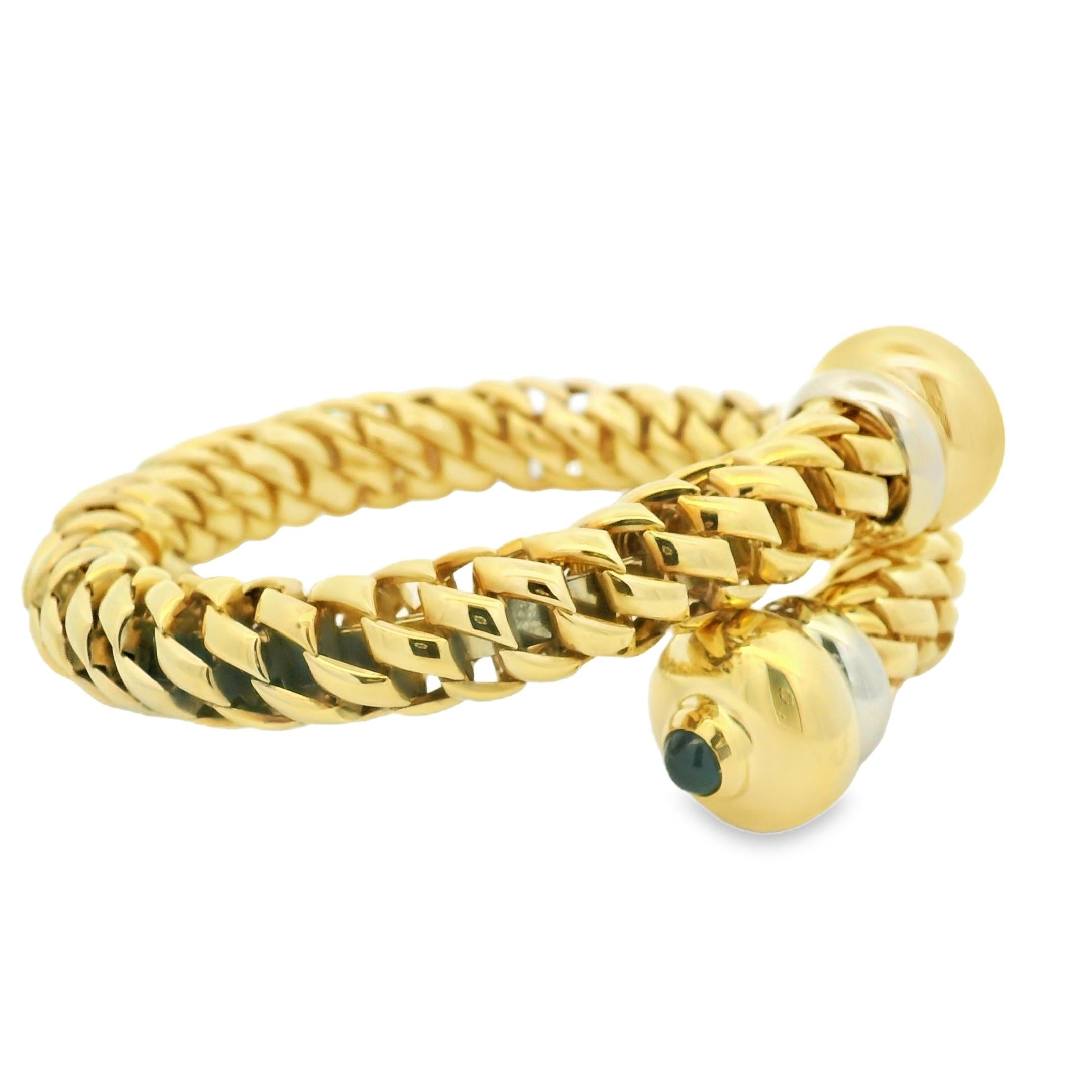 Cabochon Sapphire 18-Karat Textured Wrap Cuff Bracelet En Stock en venta 2