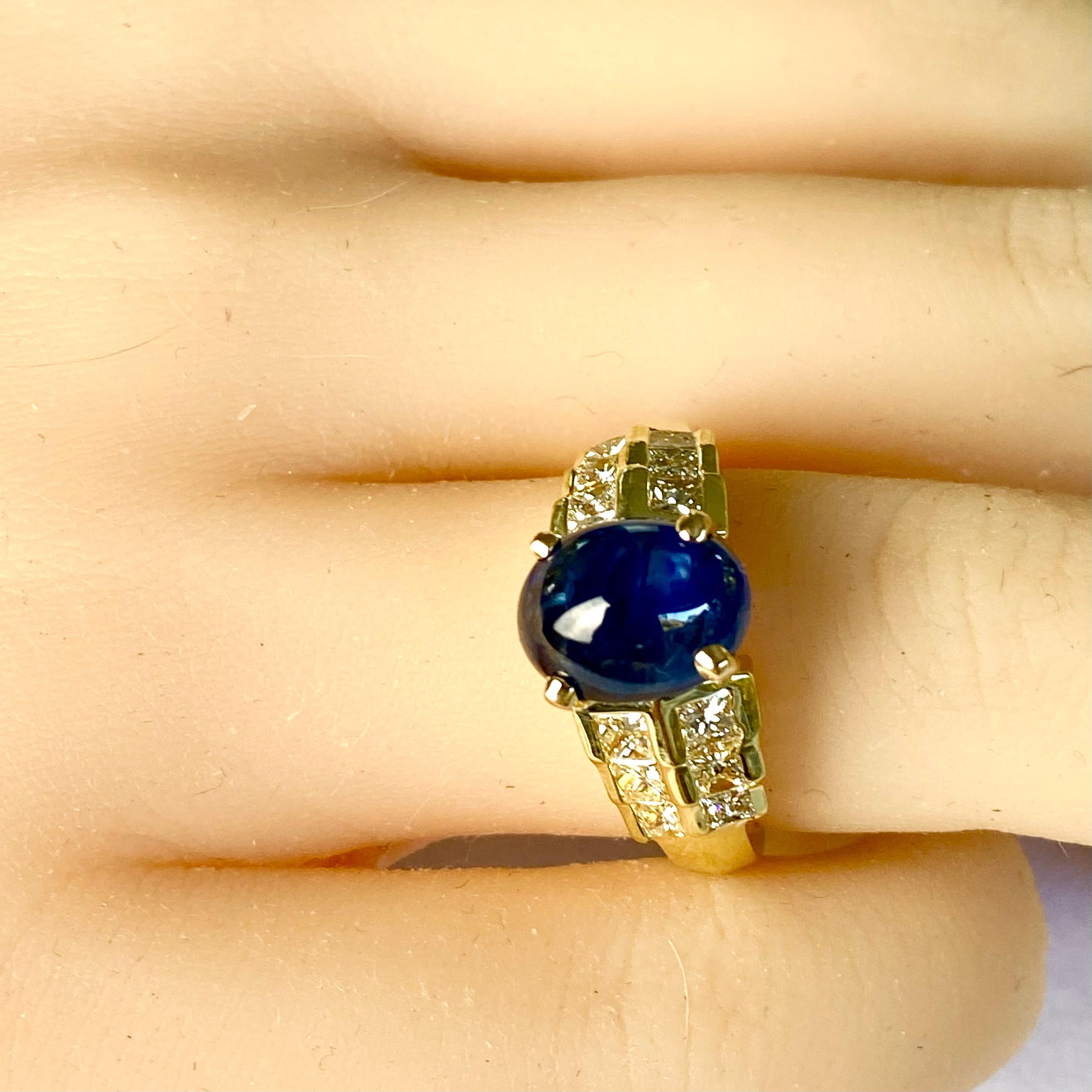 Modernist Cabochon Sapphire 4.14 Carat Princess Diamonds 1.20 Carat 18 Karat Gold Ring  For Sale