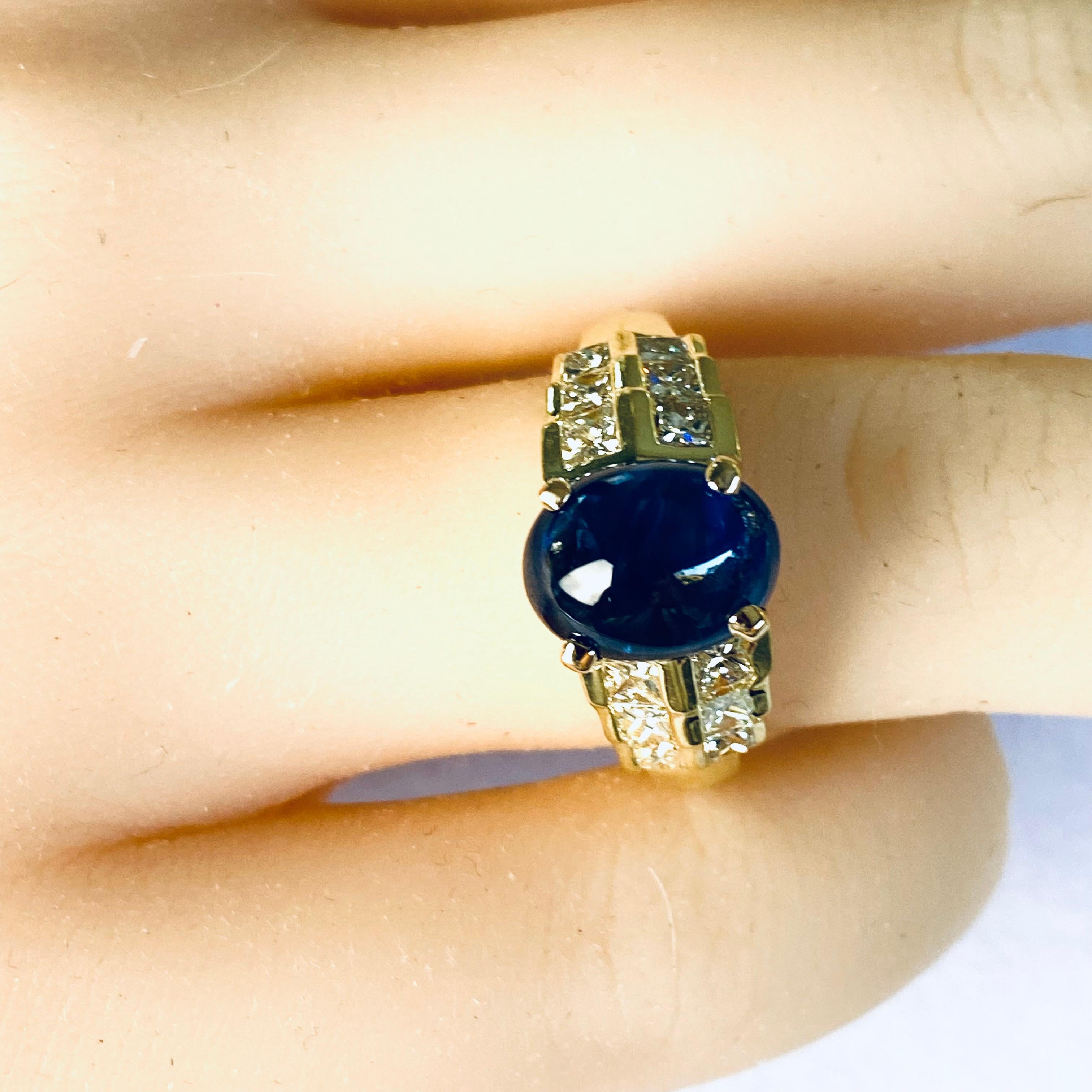 Cabochon Sapphire 4.14 Carat Princess Diamonds 1.20 Carat 18 Karat Gold Ring  In New Condition For Sale In New York, NY