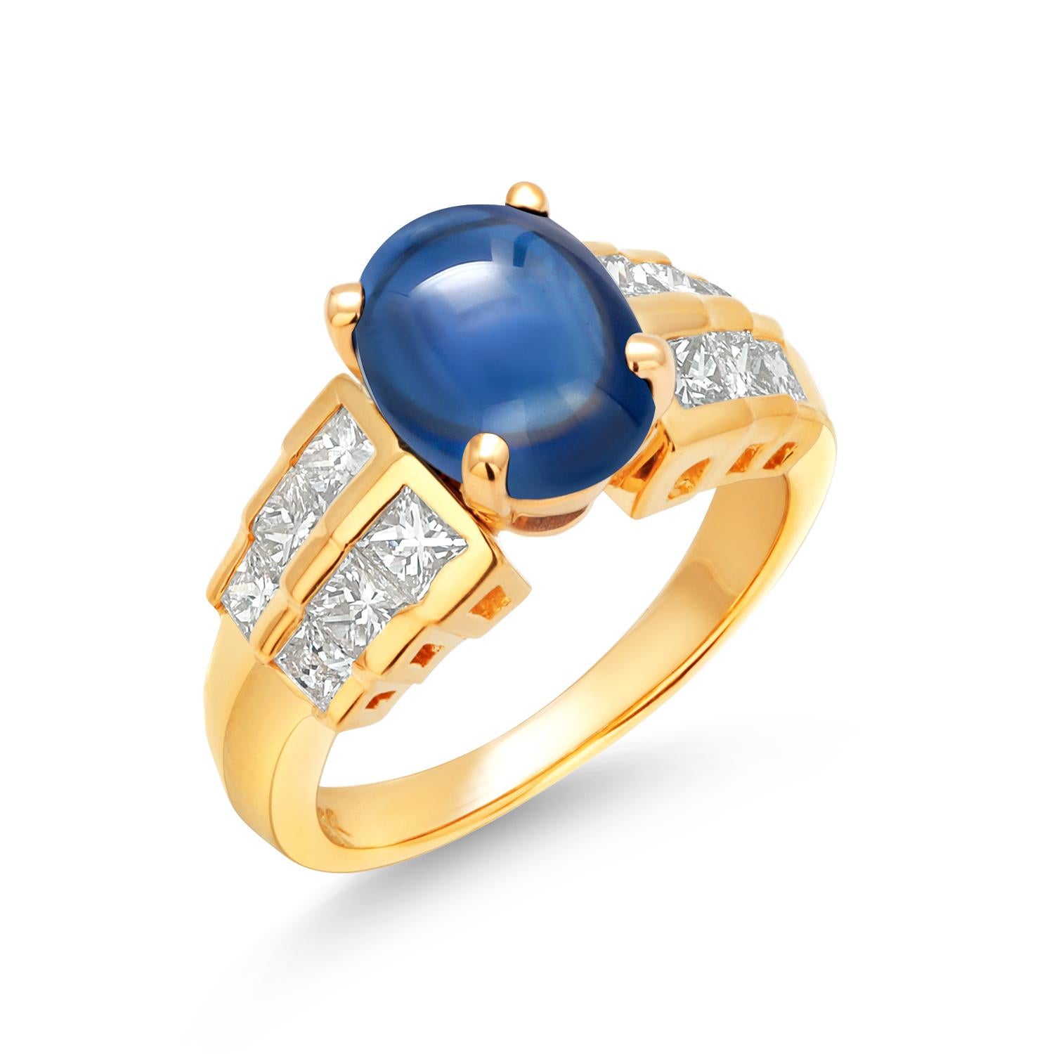 Cabochon Sapphire 4.14 Carat Princess Diamonds 1.20 Carat 18 Karat Gold Ring  For Sale 3