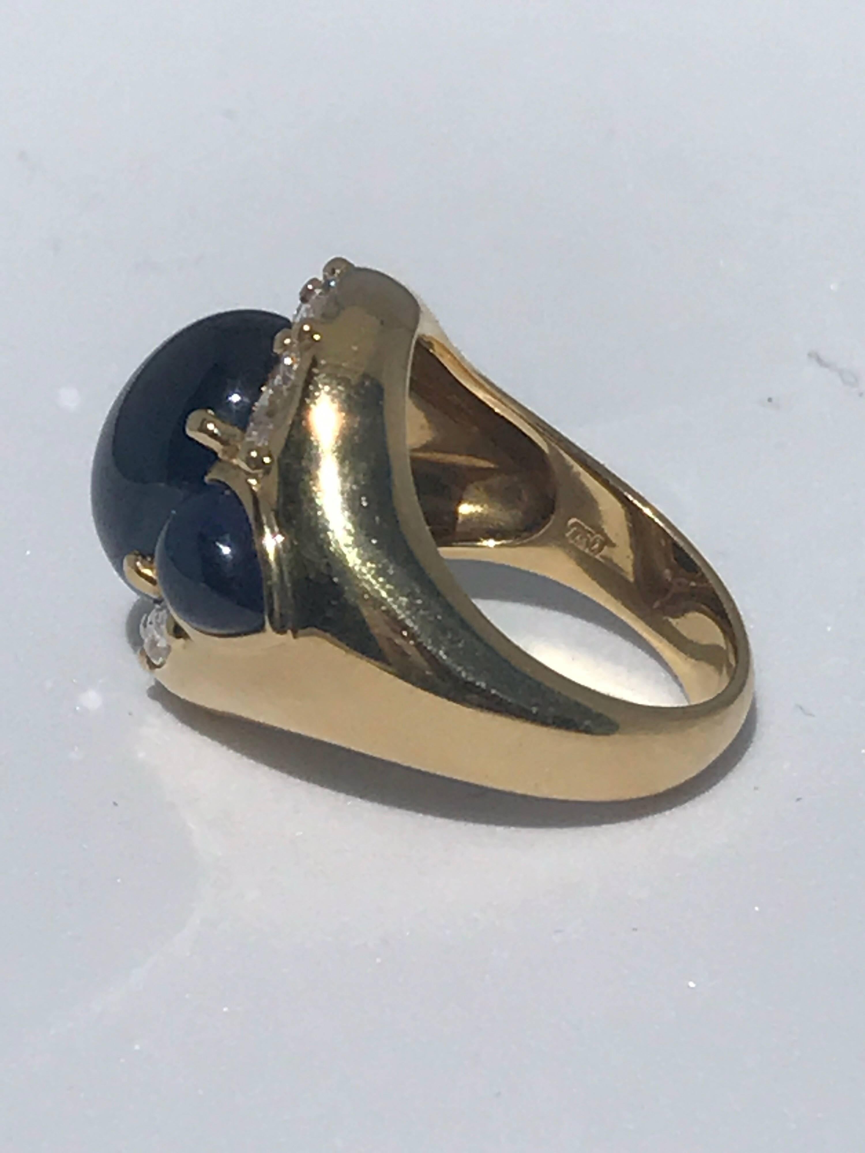 Cabochon Sapphire and Diamond 1970s 18 Karat Gold Dress Ring For Sale 2