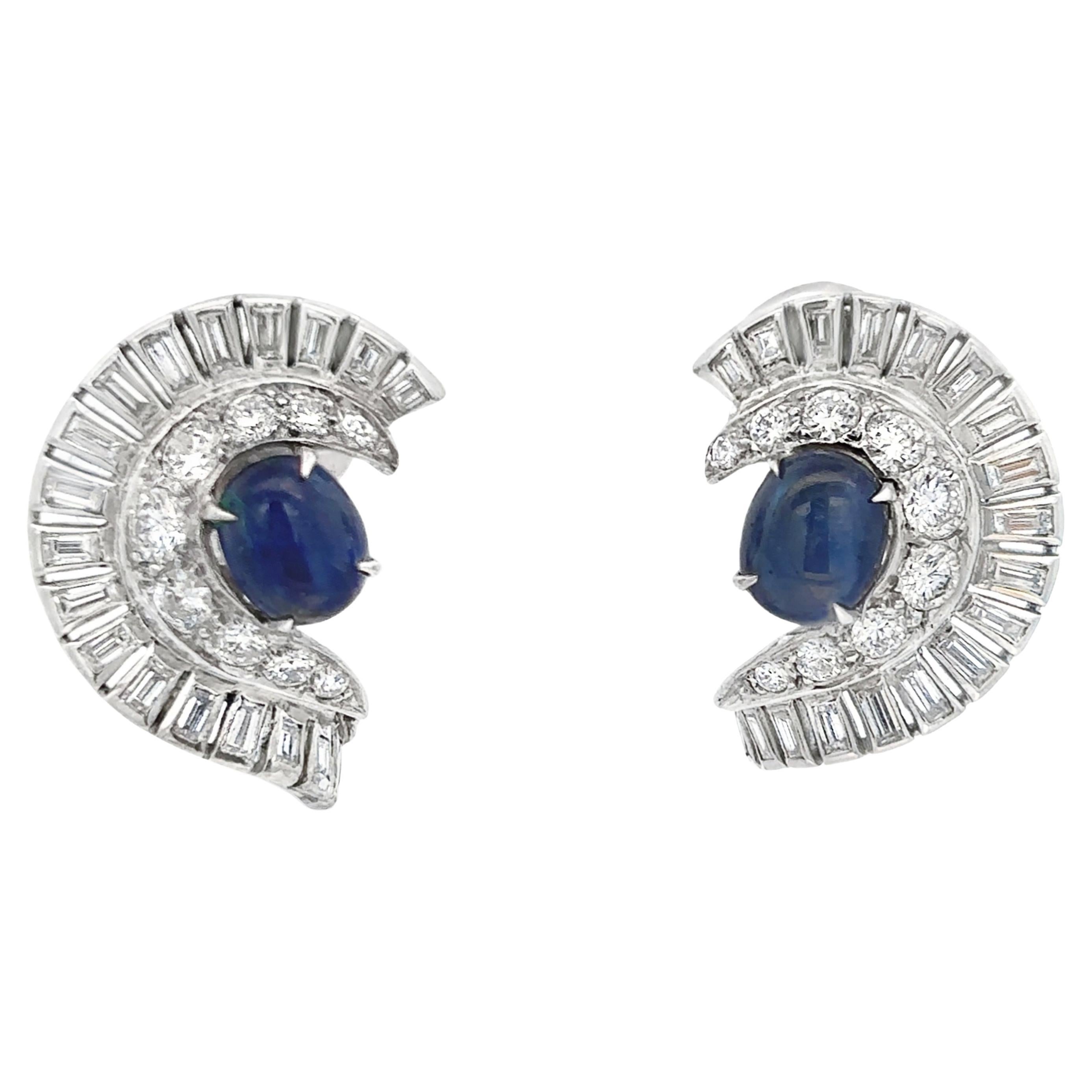 Orecchini con zaffiro cabochon e diamante in vendita