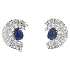 Orecchini con zaffiro cabochon e diamante