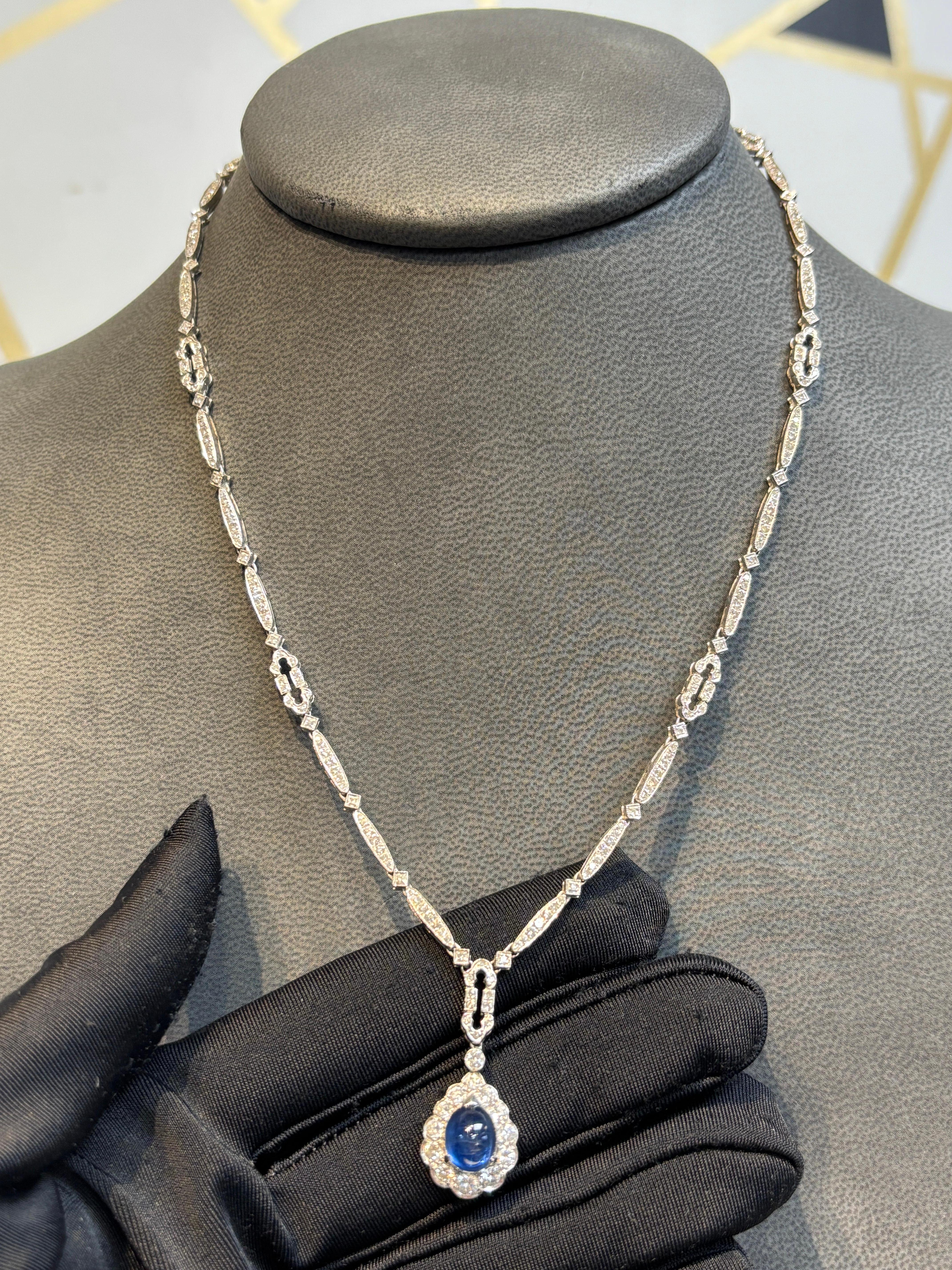Cabochon-Halskette mit Saphir und Diamant (Gemischter Schliff) im Angebot