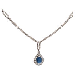 Cabochon-Halskette mit Saphir und Diamant