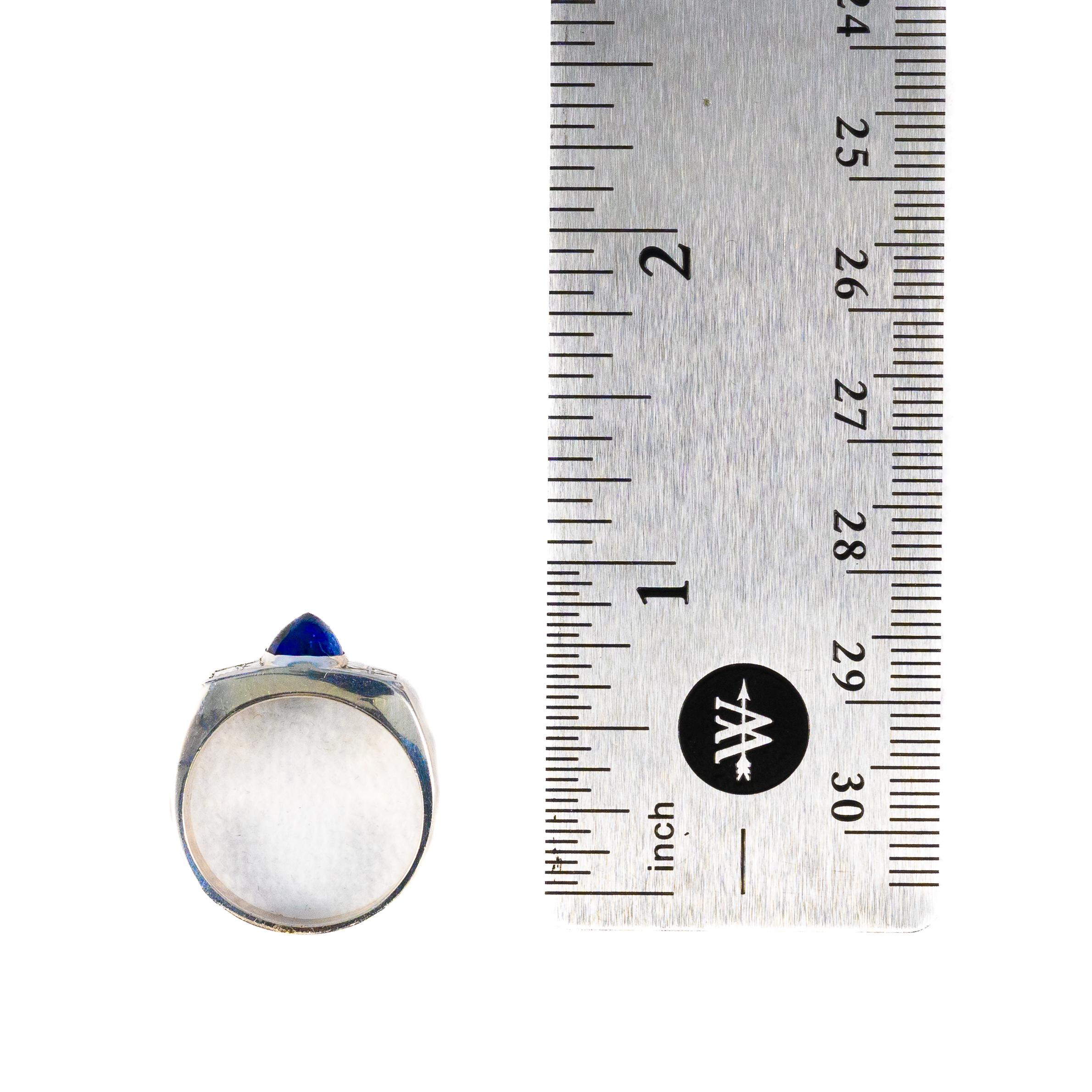 Anello con zaffiro cabochon e diamante in platino In condizioni ottime in vendita a New York, NY