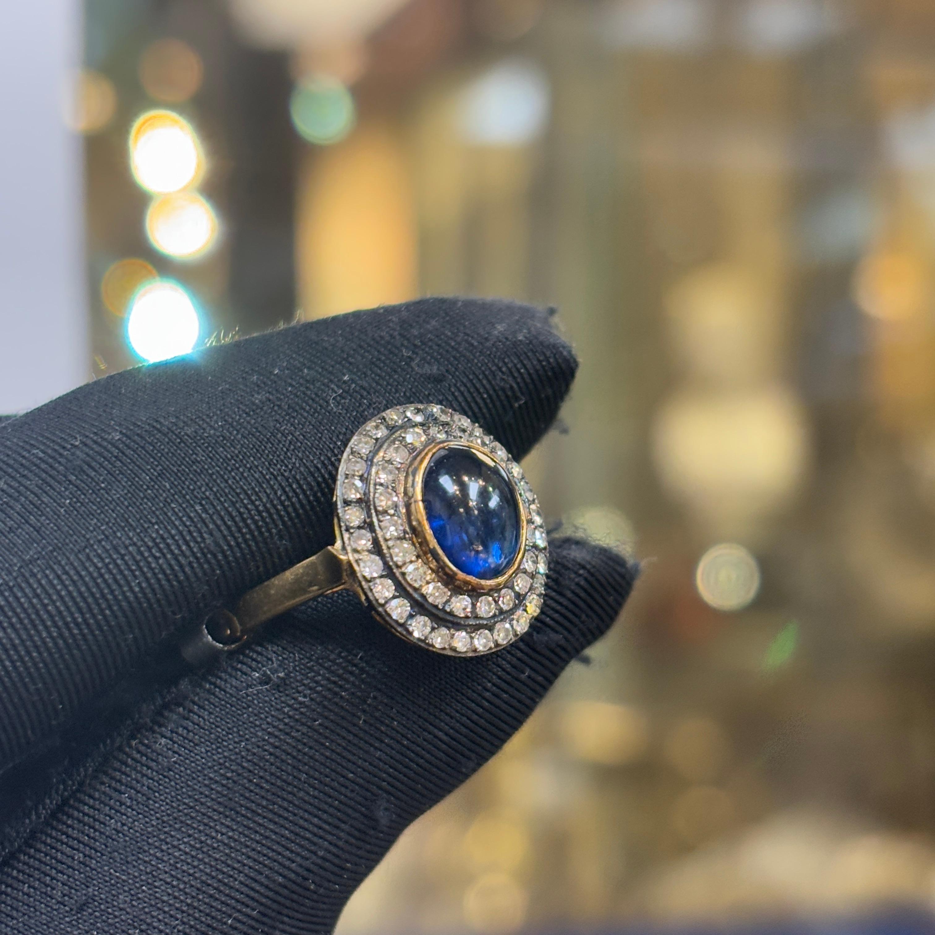 Taglio misto Anello con zaffiro e diamante cabochon in vendita