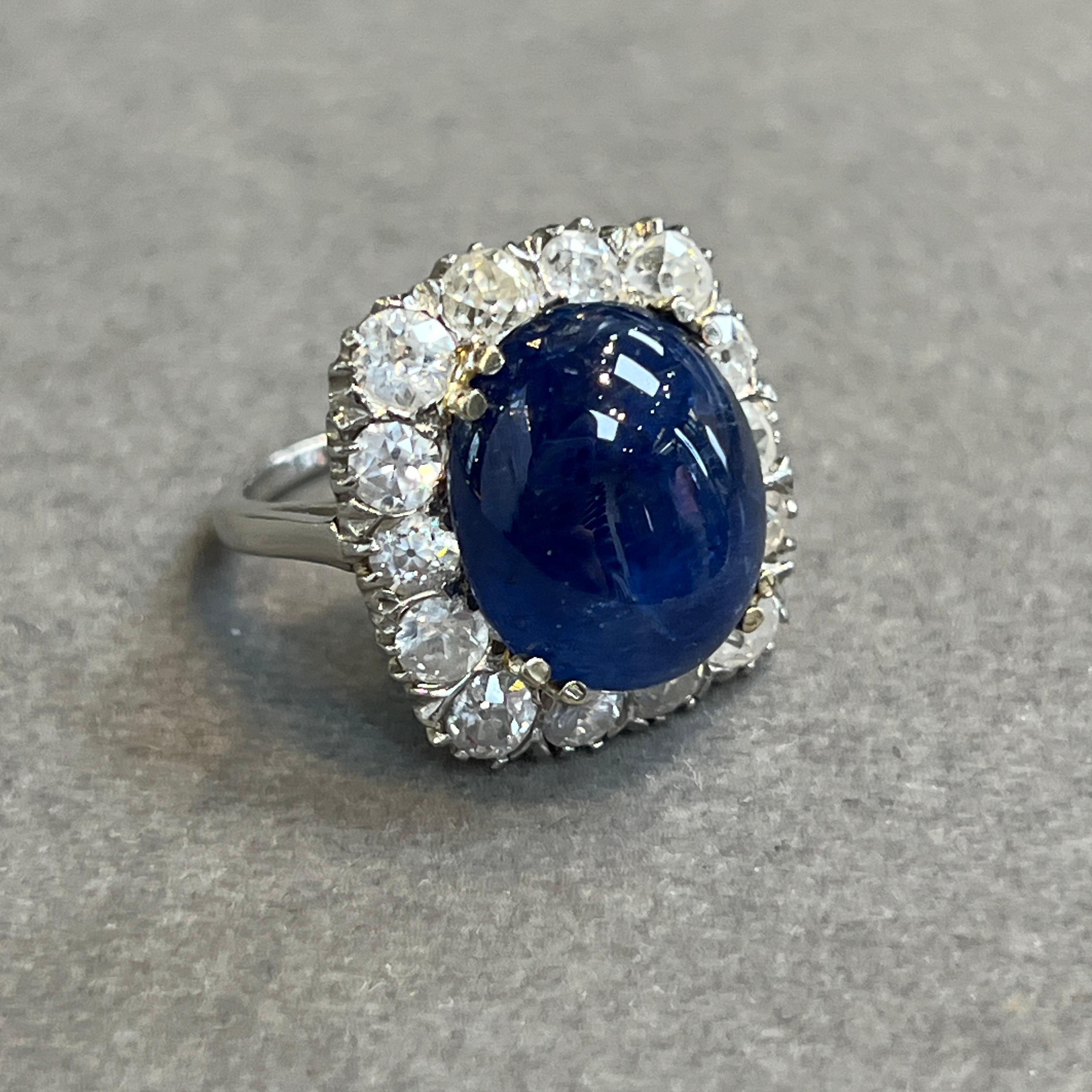 Anello con zaffiro e diamante cabochon In condizioni ottime in vendita a New York, NY