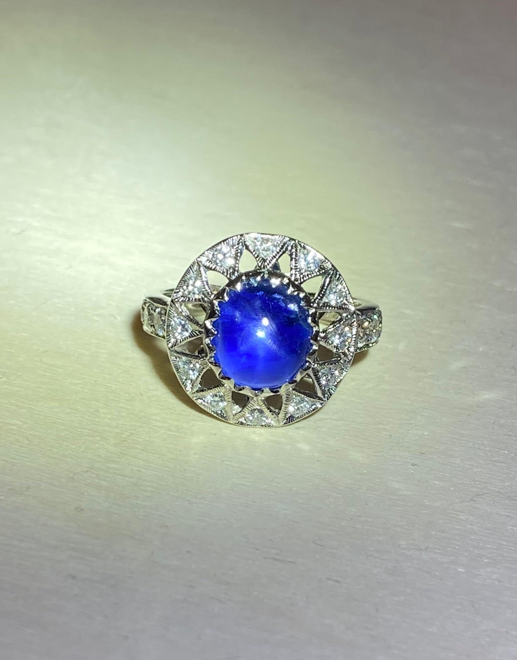 Ring mit Cabochon-Saphir und Diamant im Angebot 2