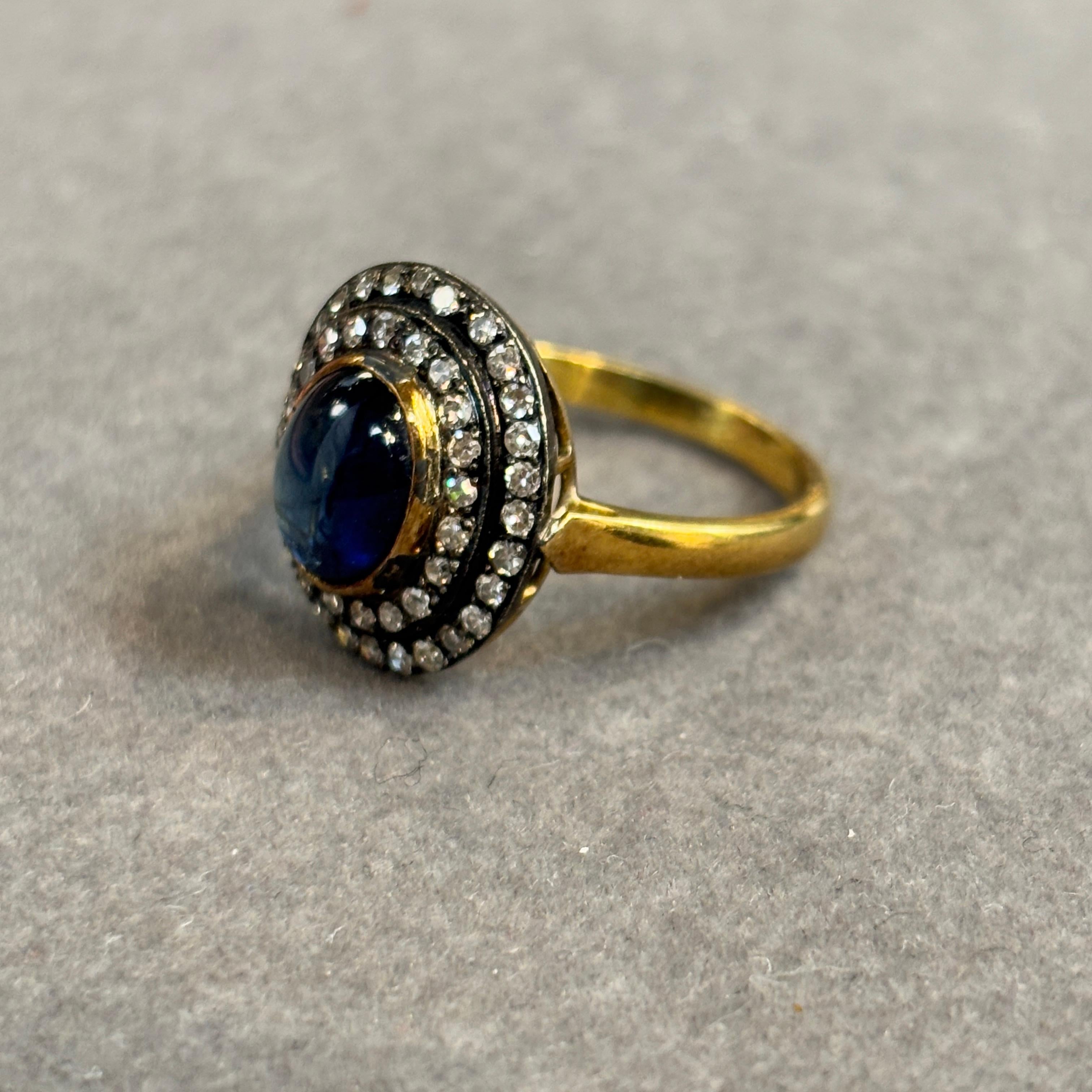 Anello con zaffiro e diamante cabochon in vendita 1