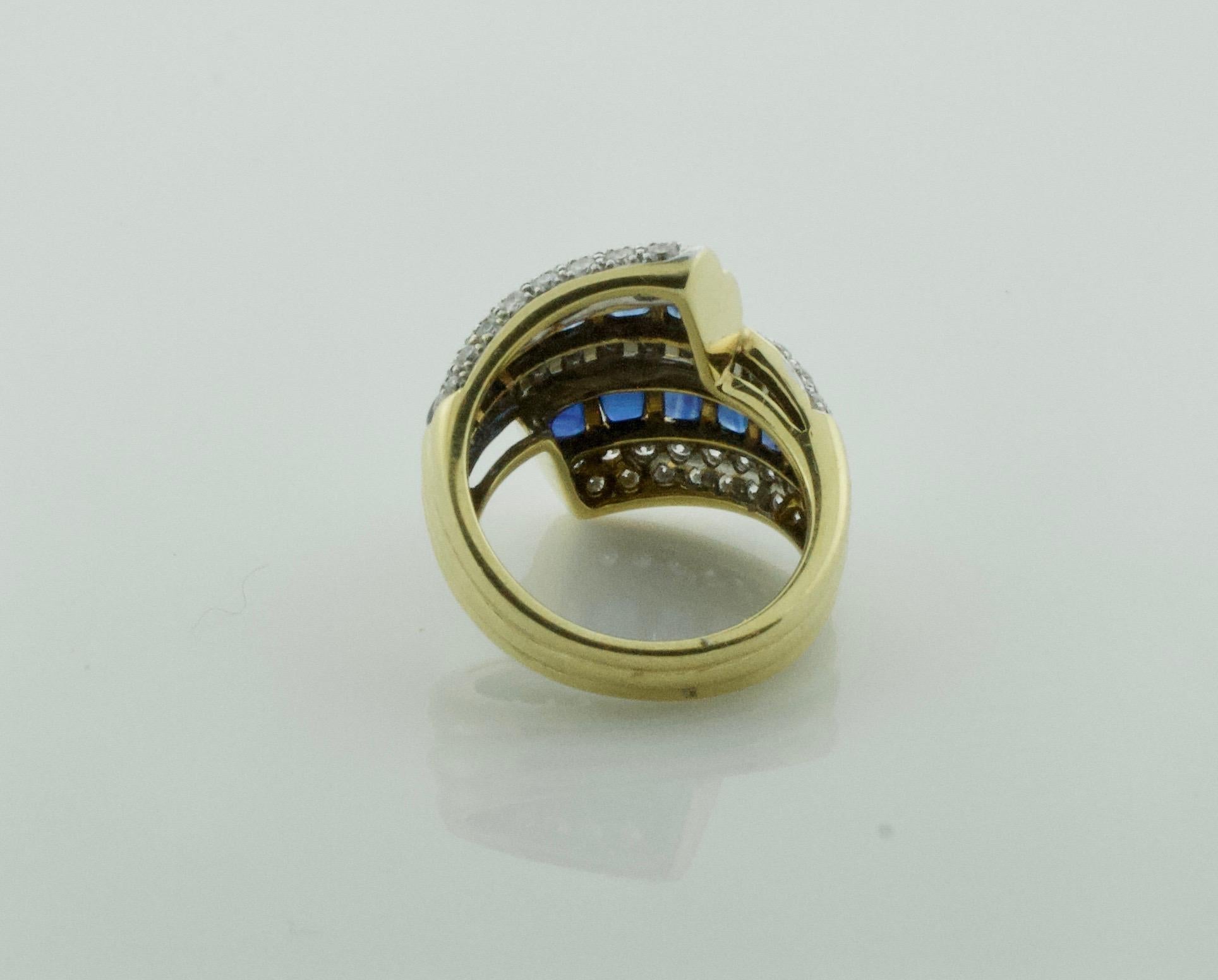 Cabochon Sapphire and Diamond Ring in 18 Karat Yellow Gold For Sale 1