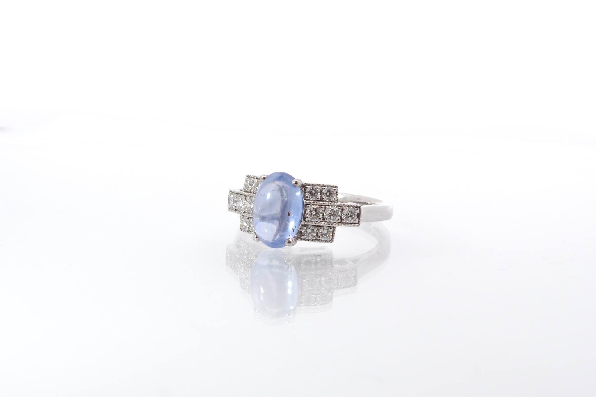Women's or Men's Cabochon sapphire and diamonds ring For Sale