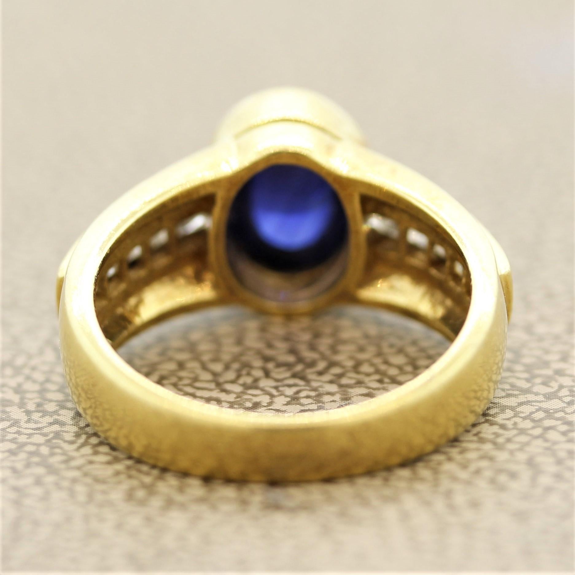 Cabochon Sapphire Diamond Gold Ring In New Condition In Beverly Hills, CA