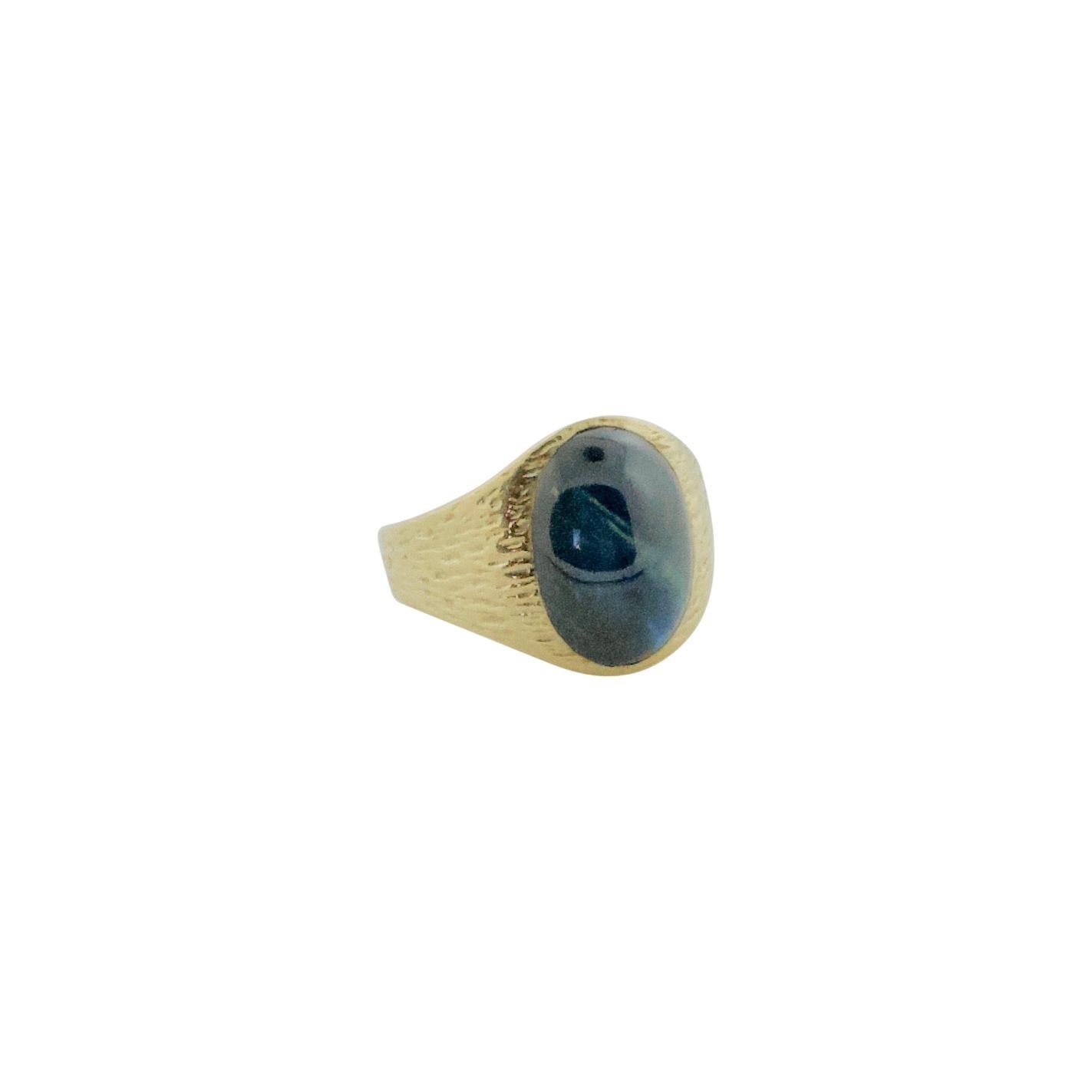 Cabochon Sapphire Pinky Ring with Bark Finish in Yellow Gold For Sale