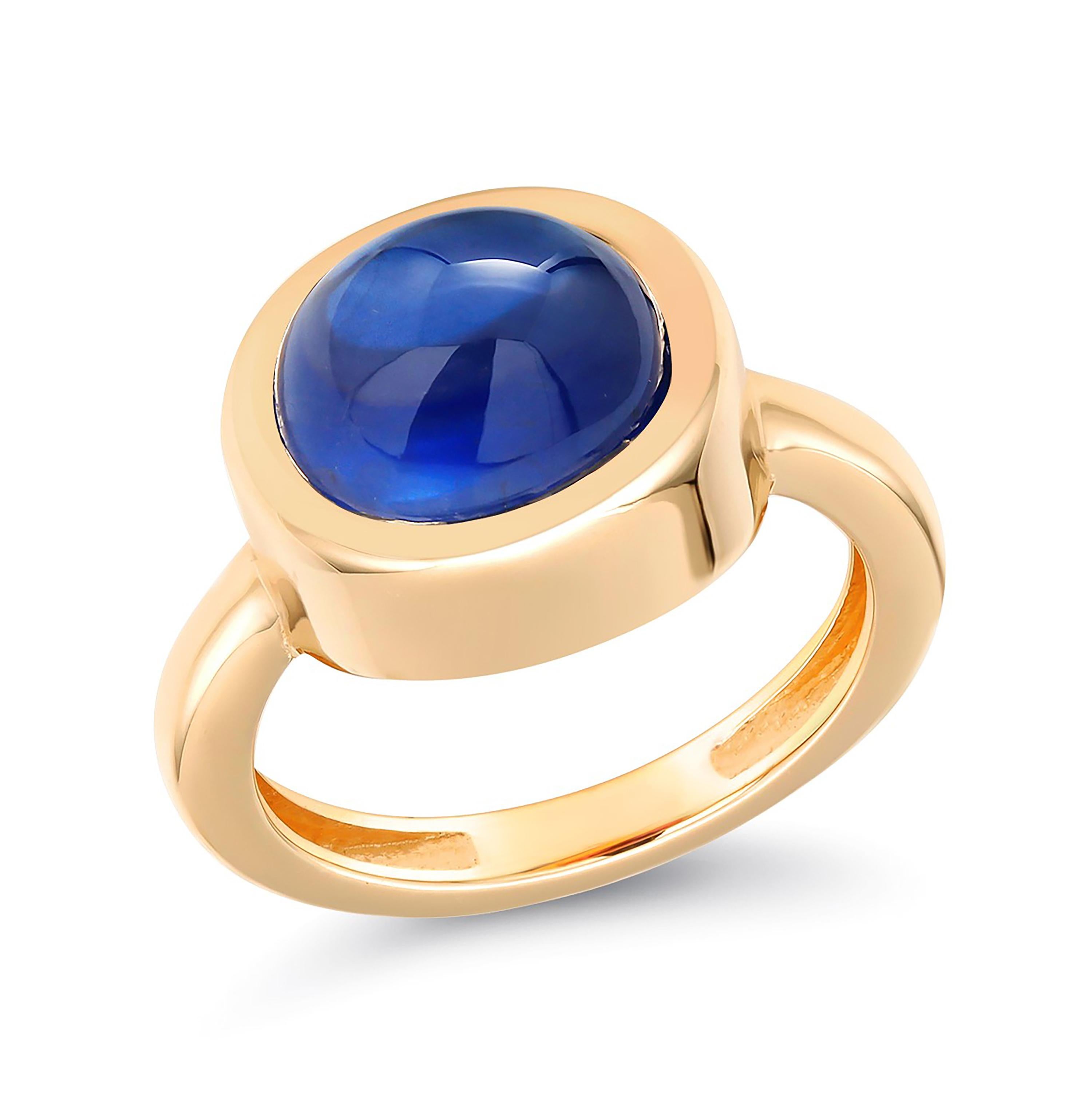 Modern Cabochon Sapphire Raised Dome Yellow Gold Cocktail Ring Weighing 4.40 Carats