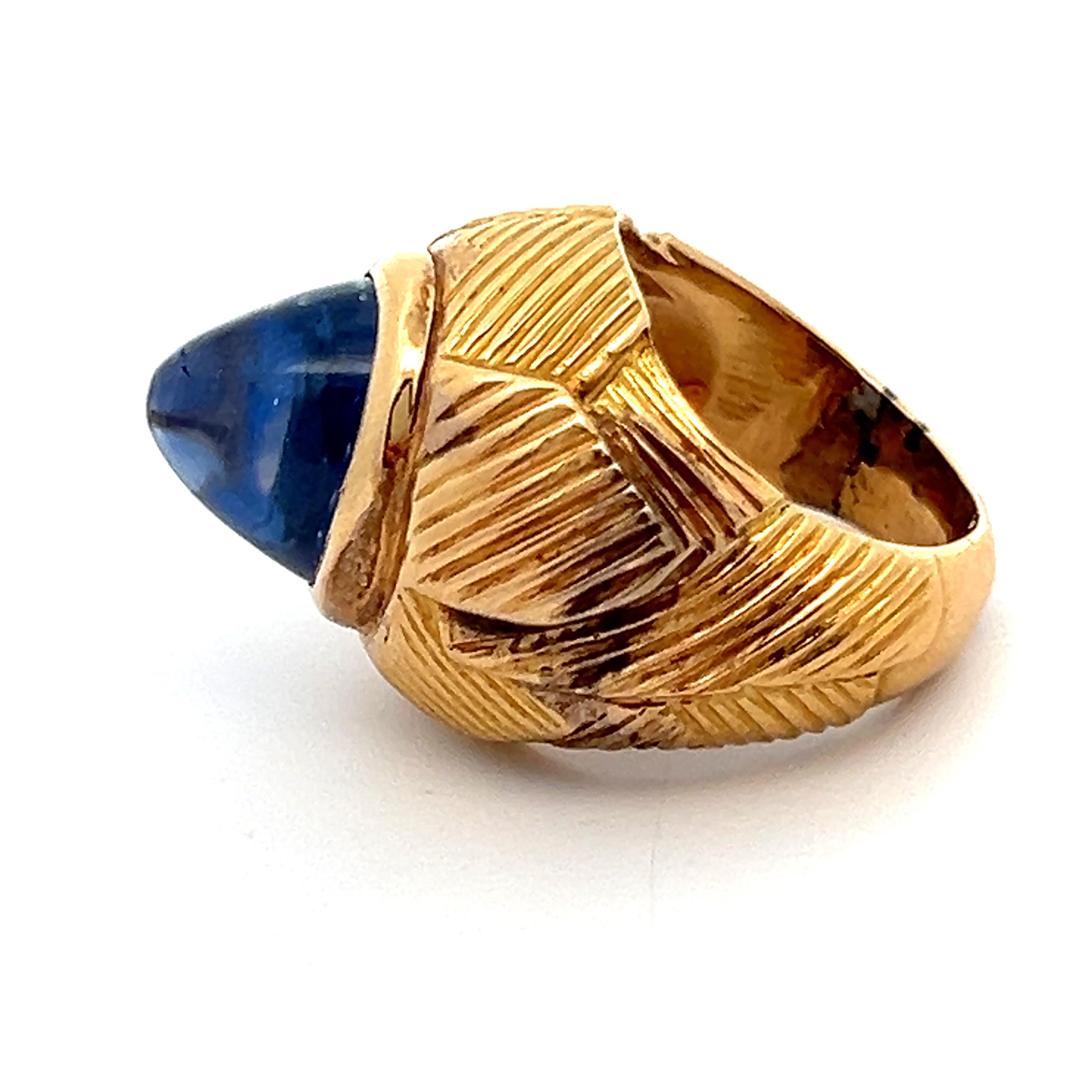 Cabochon Sapphire Ring In Excellent Condition For Sale In New York, NY