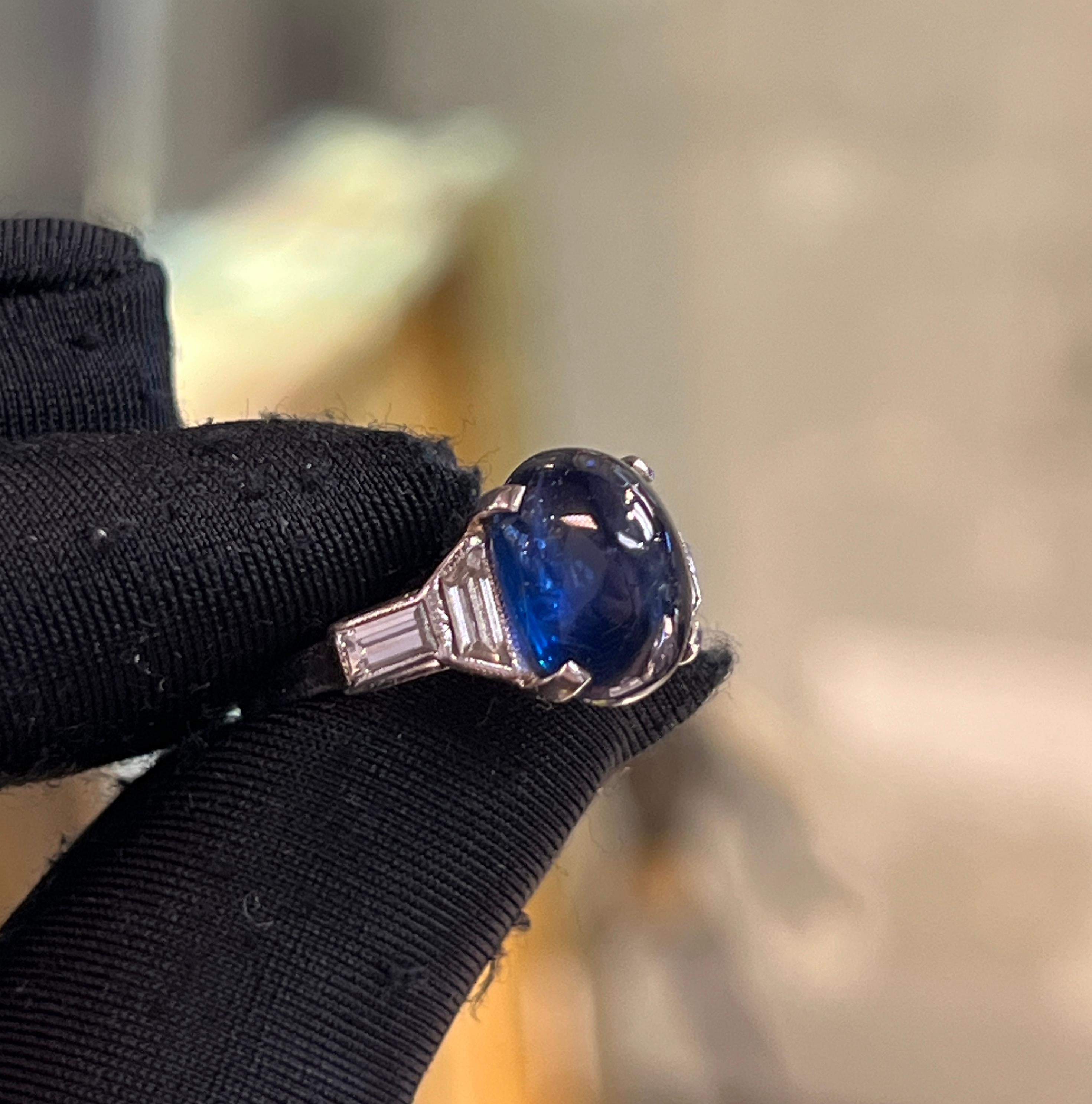 Cabochon Sapphire Ring In Excellent Condition For Sale In New York, NY