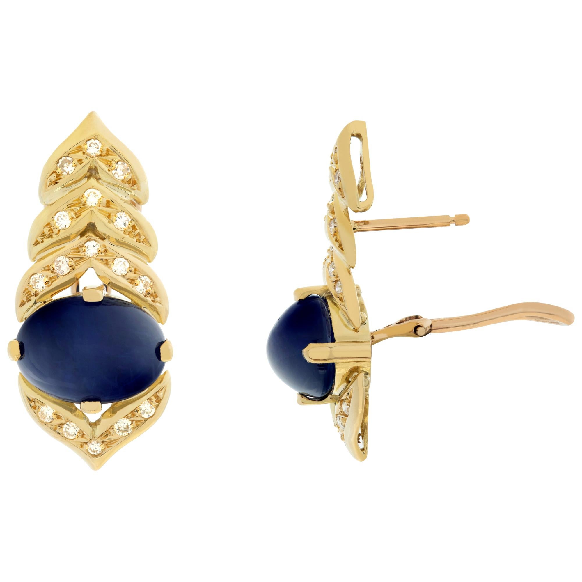 Women's Cabochon Sapphire & Round Cut Diamonds 3 Pieces 18k Gold Pendant & Earrings For Sale