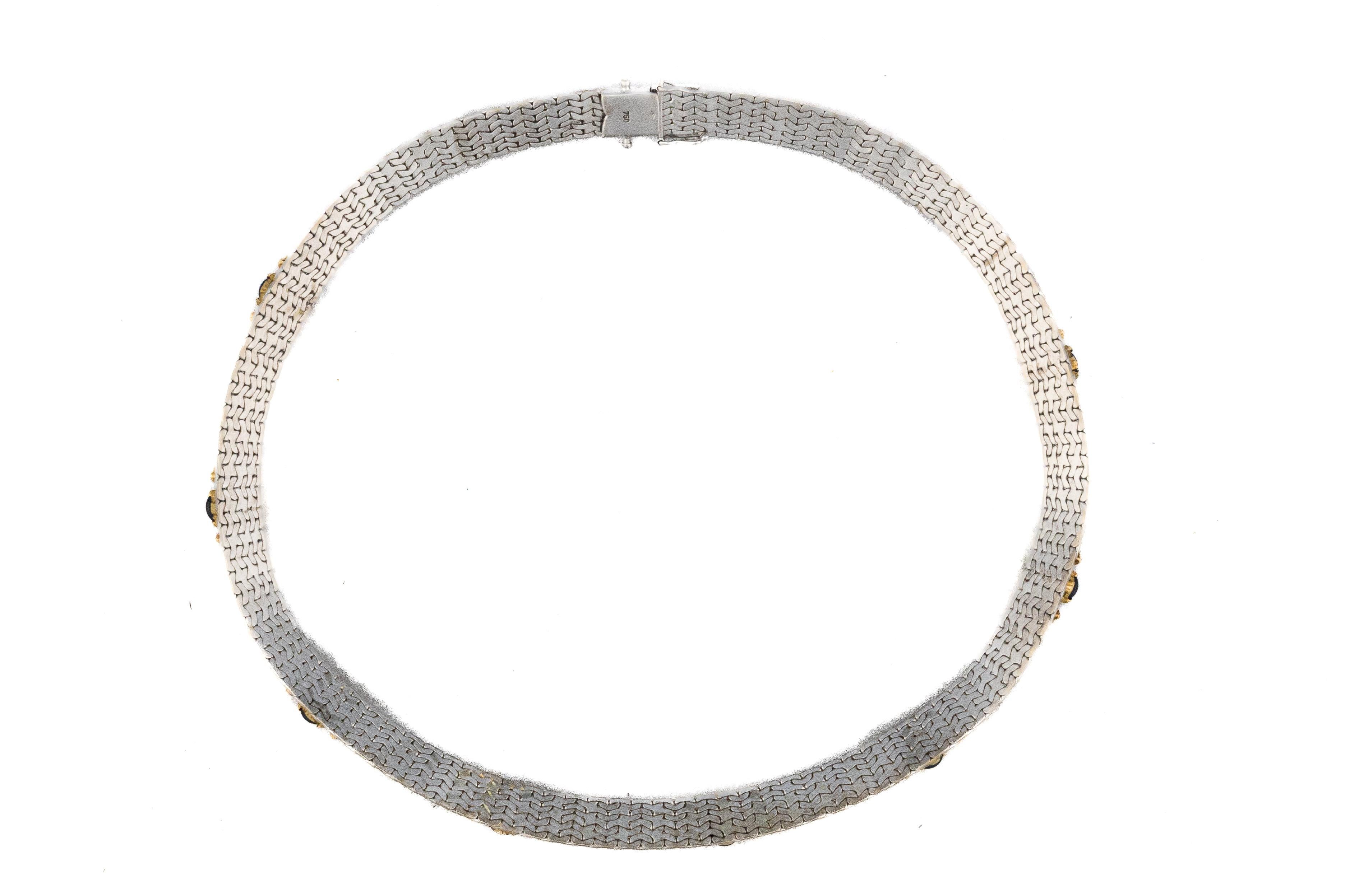 Cabochon Sapphire White and Yellow Gold Necklace In Excellent Condition For Sale In New York, NY