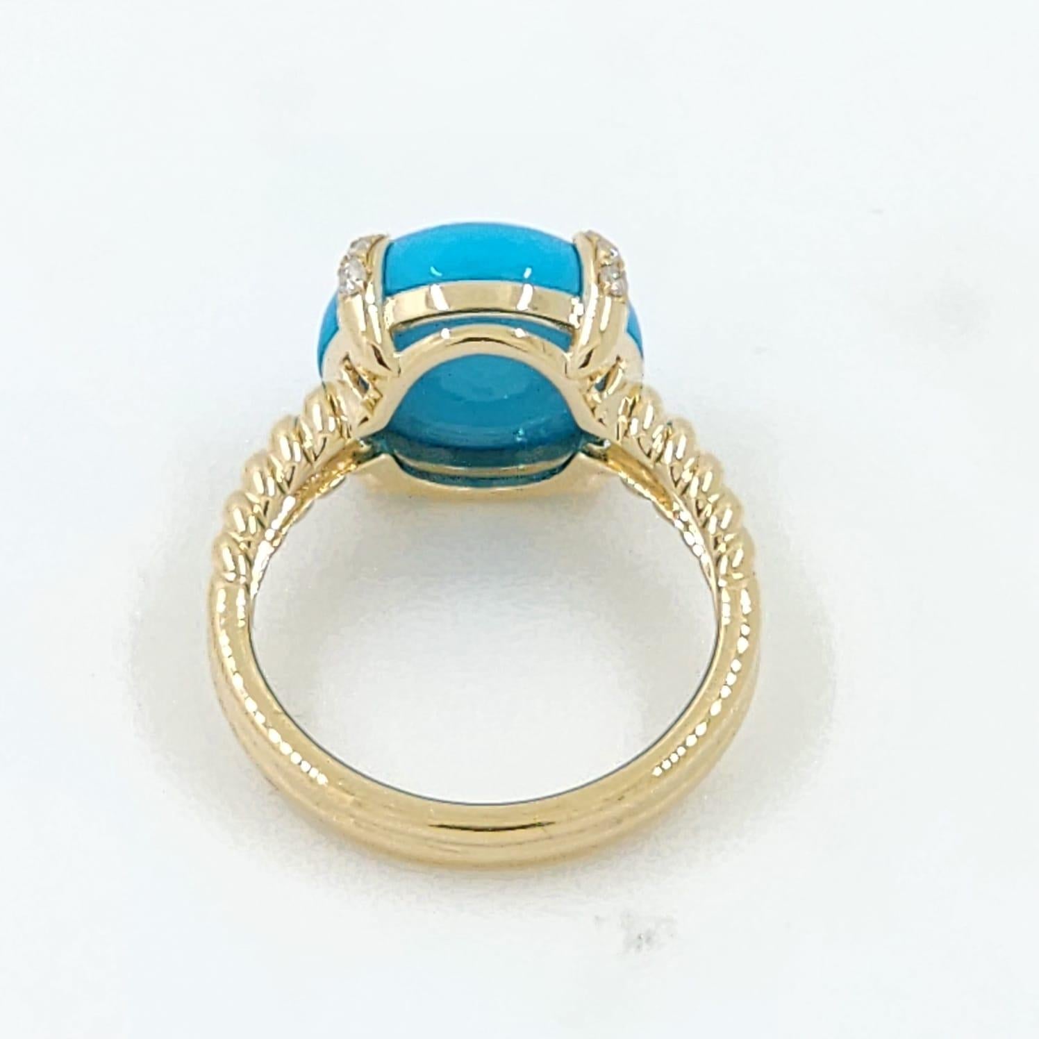 Anello con turchese cabochon della Bella Addormentata in oro giallo 14K In condizioni Nuovo a Hong Kong, HK