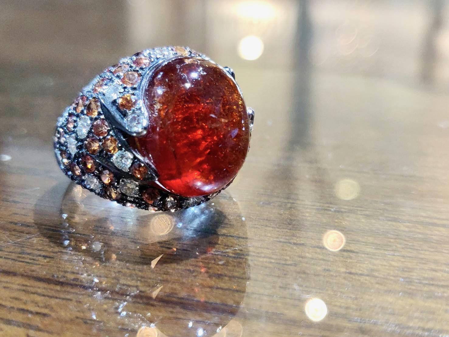 Cabochon Spessartite Spessartine Garnet Medley Diamond Orange Sapphire Gold Ring In New Condition For Sale In Bangkok, TH