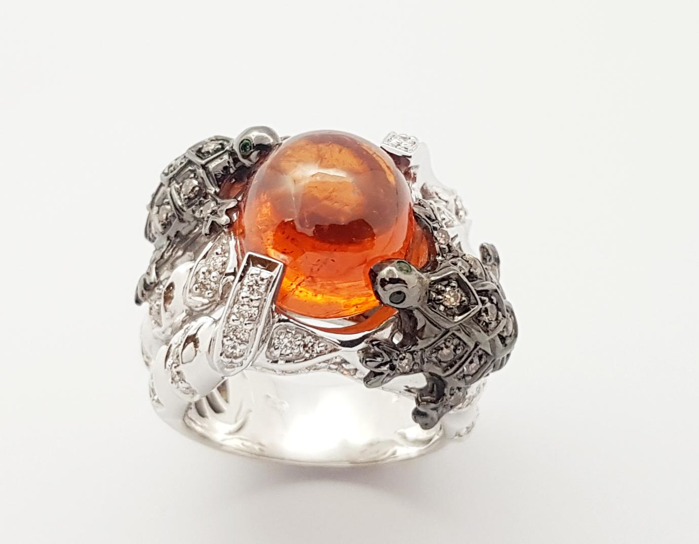 Cabochon Spessartite, Tsavorite and Brown Diamond Ring in 18 Karat White Gold For Sale 4