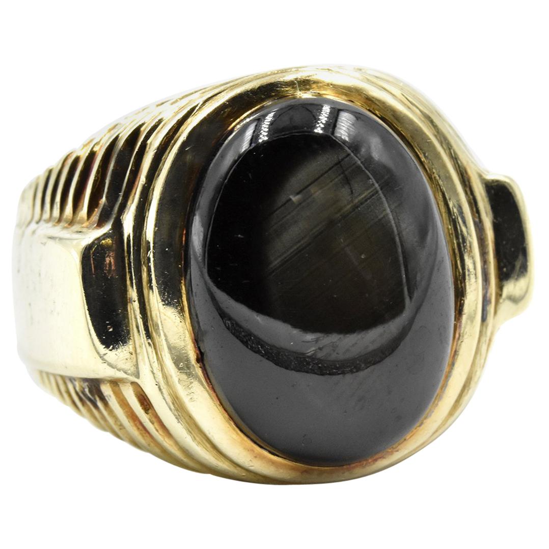 Cabochon Star Sapphire Ring 14 Karat Yellow Gold