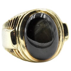 Cabochon Star Sapphire Ring 14 Karat Yellow Gold Cabochon Star Sapphire Ring 14 Karat Yellow Gold