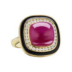 Ring mit Zuckerhut aus Rubin, Emaille und Diamant im Cabochon-Schliff