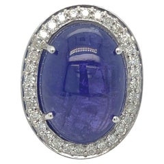 Bague cocktail en tanzanite cabochon et diamant