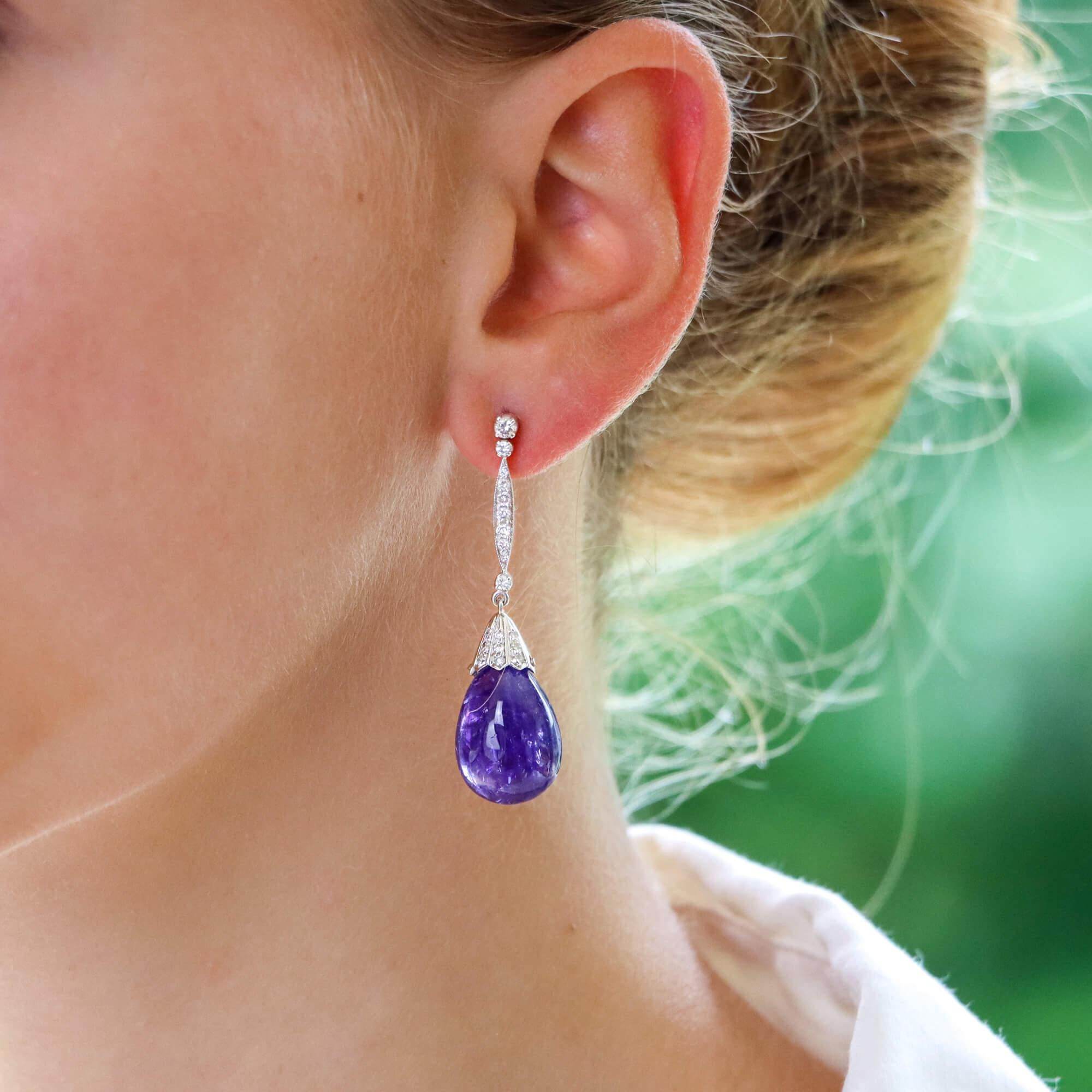 Cabochon Tanzanite and Diamond Drop Earrings in White Gold In Good Condition In London, GB