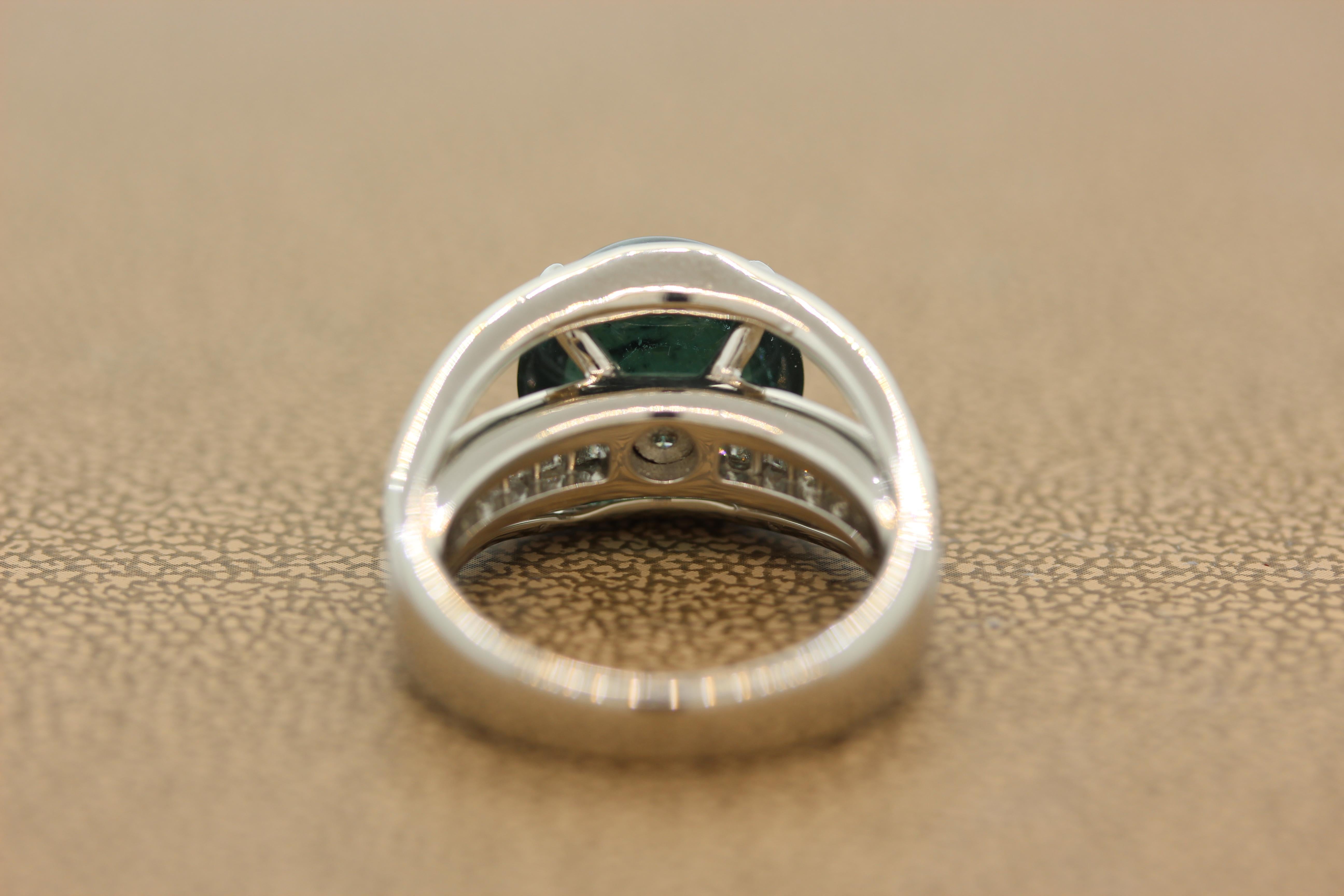 Bague en platine avec tourmaline cabochon et diamant Unisexe en vente