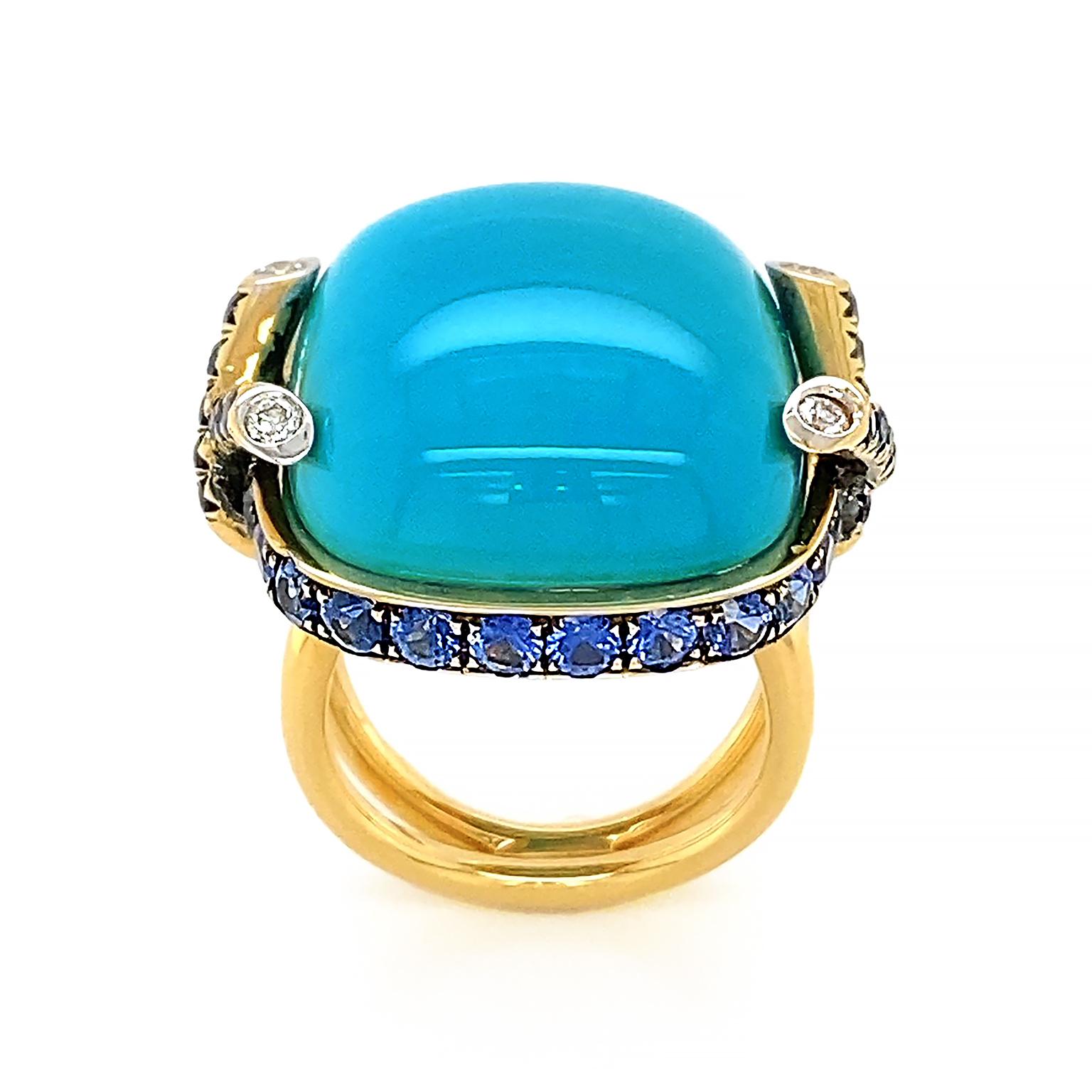 Contemporain Bague Sleeping Beauty en or jaune 18 carats avec cabochon, turquoise, saphir bleu et diamant en vente