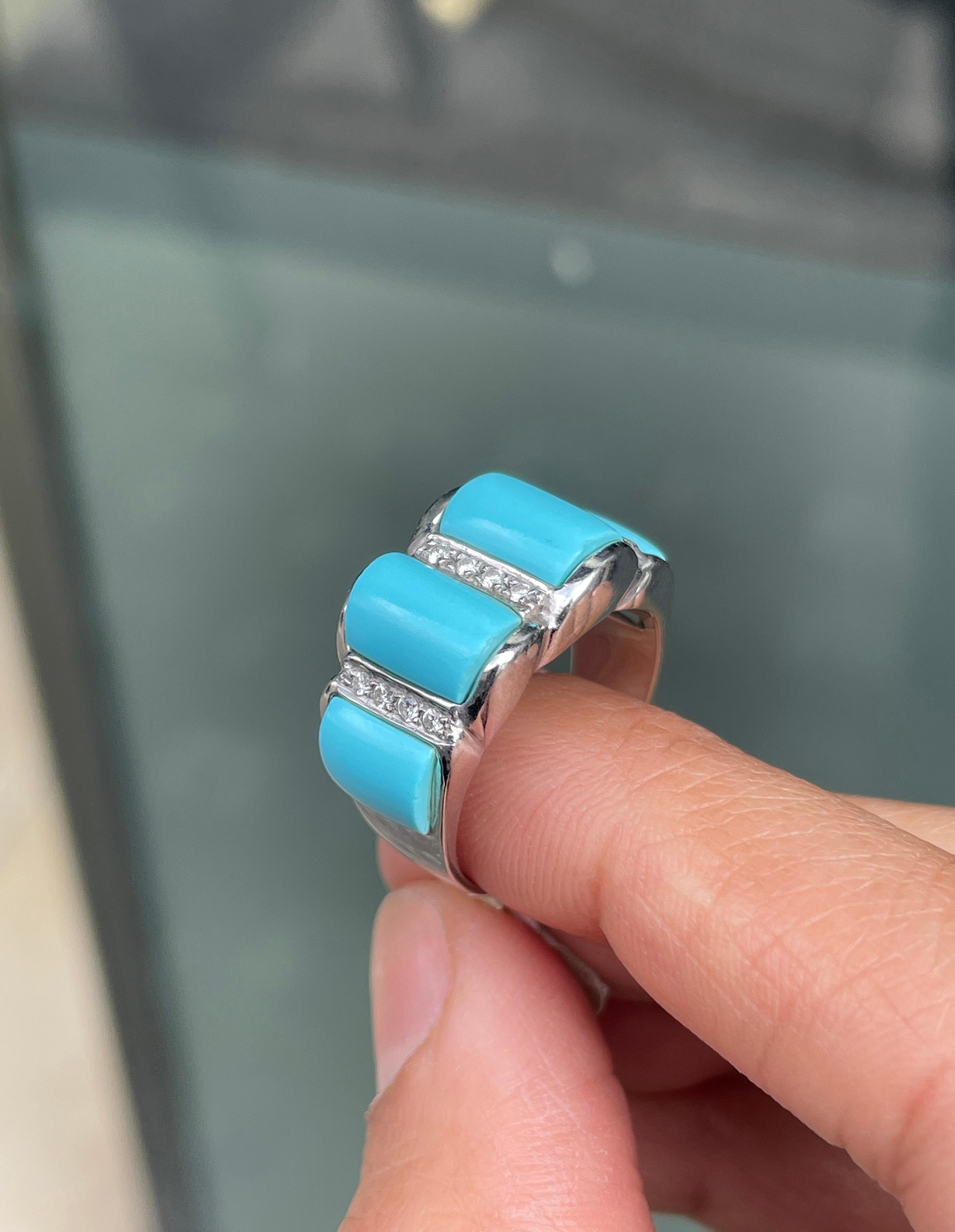 Women's or Men's Cabouchon Turquoise and Diamond 18 Carat White Gold Cocktail Ring For Sale