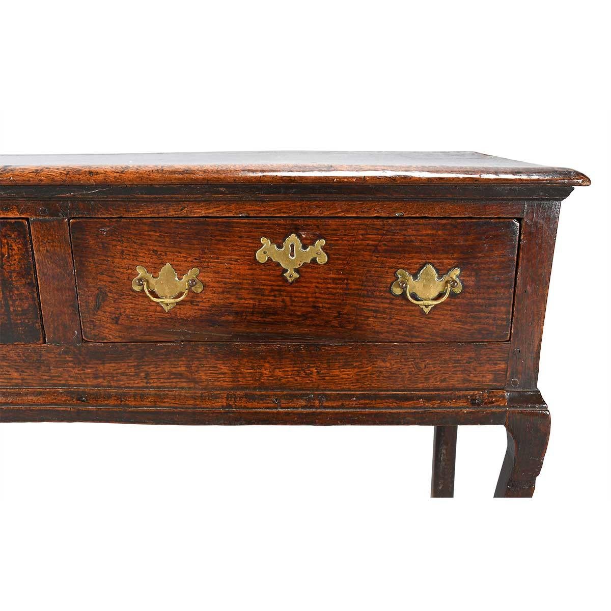 George II Cabriole Leg Dresser with Quarter-Sawn Top For Sale