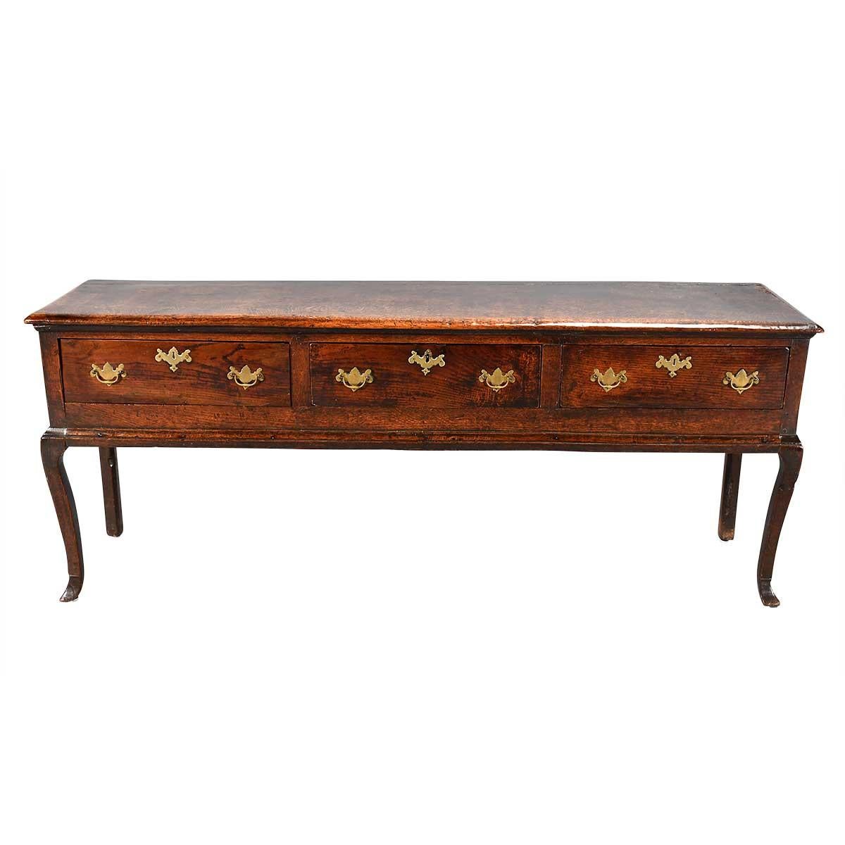 18th Century Cabriole Leg Dresser with Quarter-Sawn Top For Sale