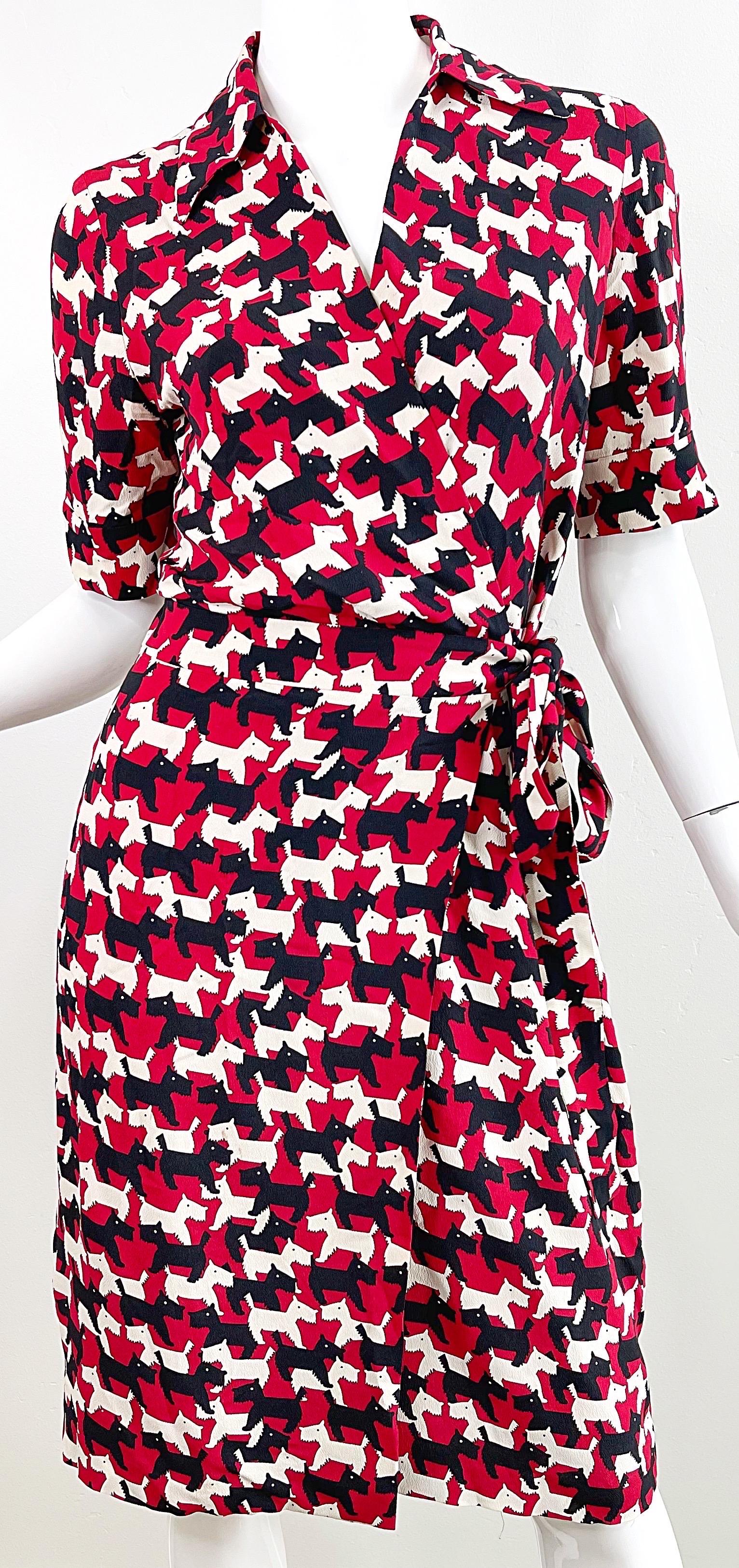 Cacharel 2000s Size 10 Scottish Terrier Novelty Dog Print Vintage Wrap Dress For Sale 2