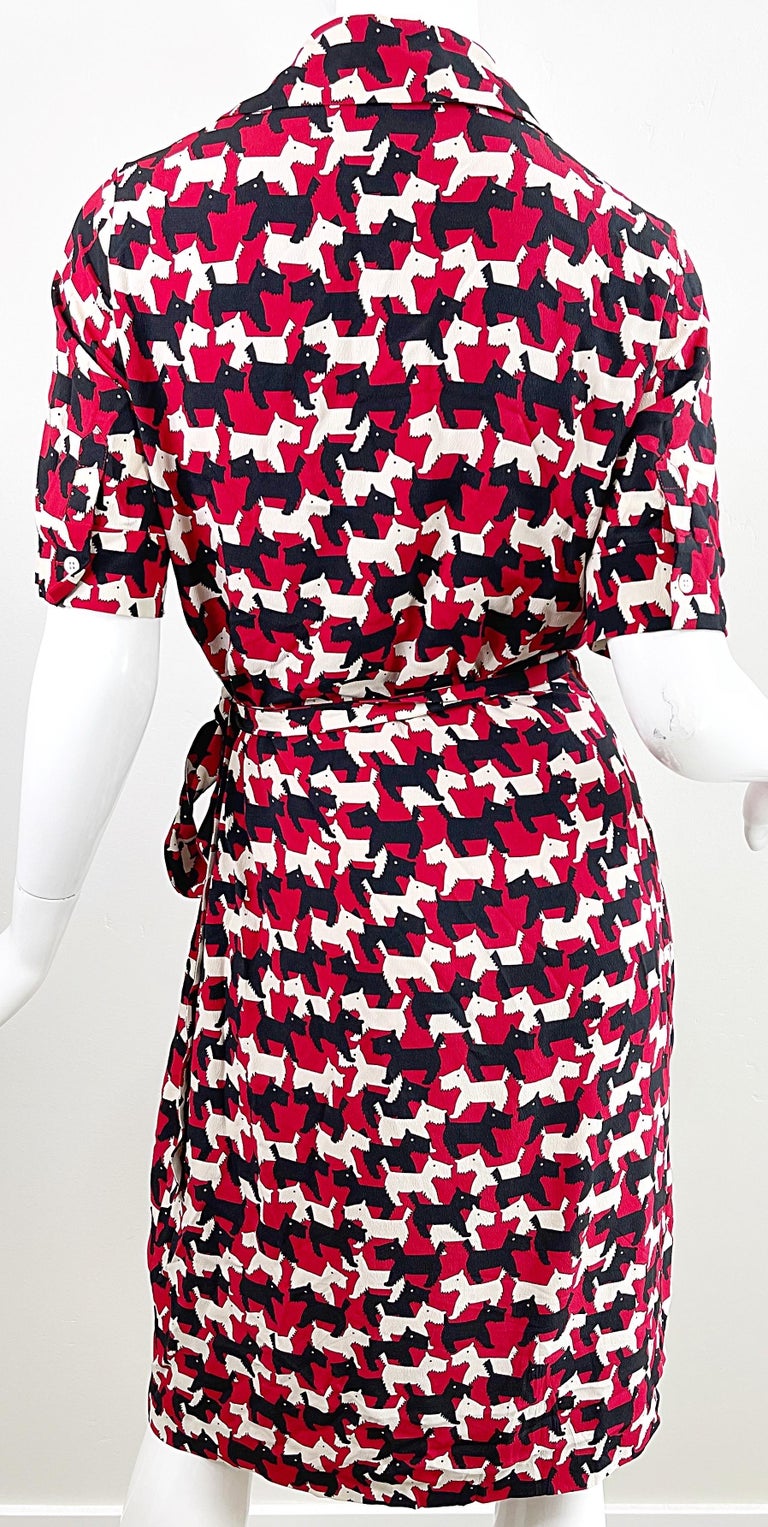 Cacharel 2000s Size 10 Scottish Terrier Novelty Dog Print Vintage Wrap Dress For Sale 10