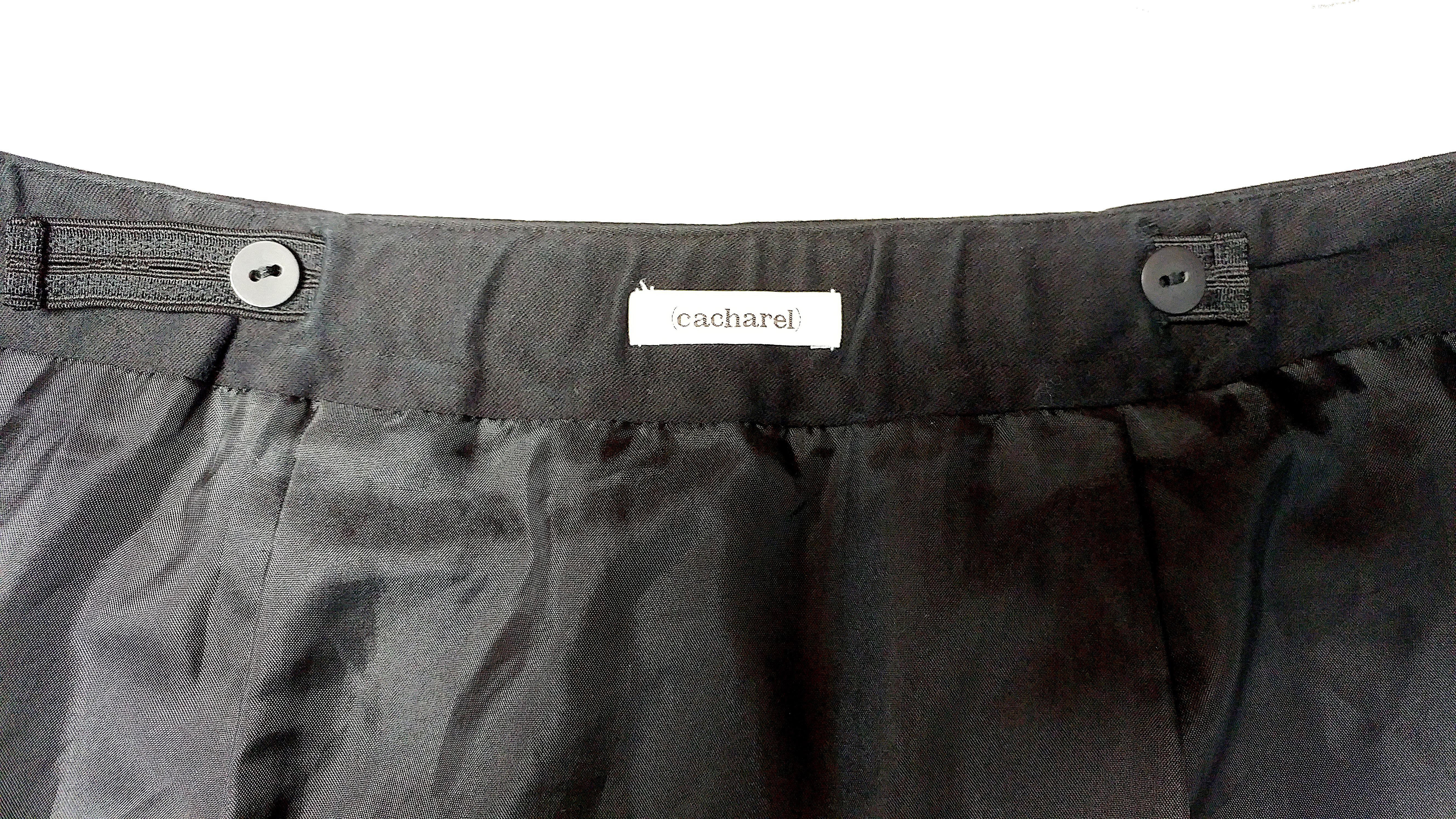 CACHAREL - Mini-jupe portefeuille en coton noir  taille US 34EU Bon état - En vente à Cuggiono, MI