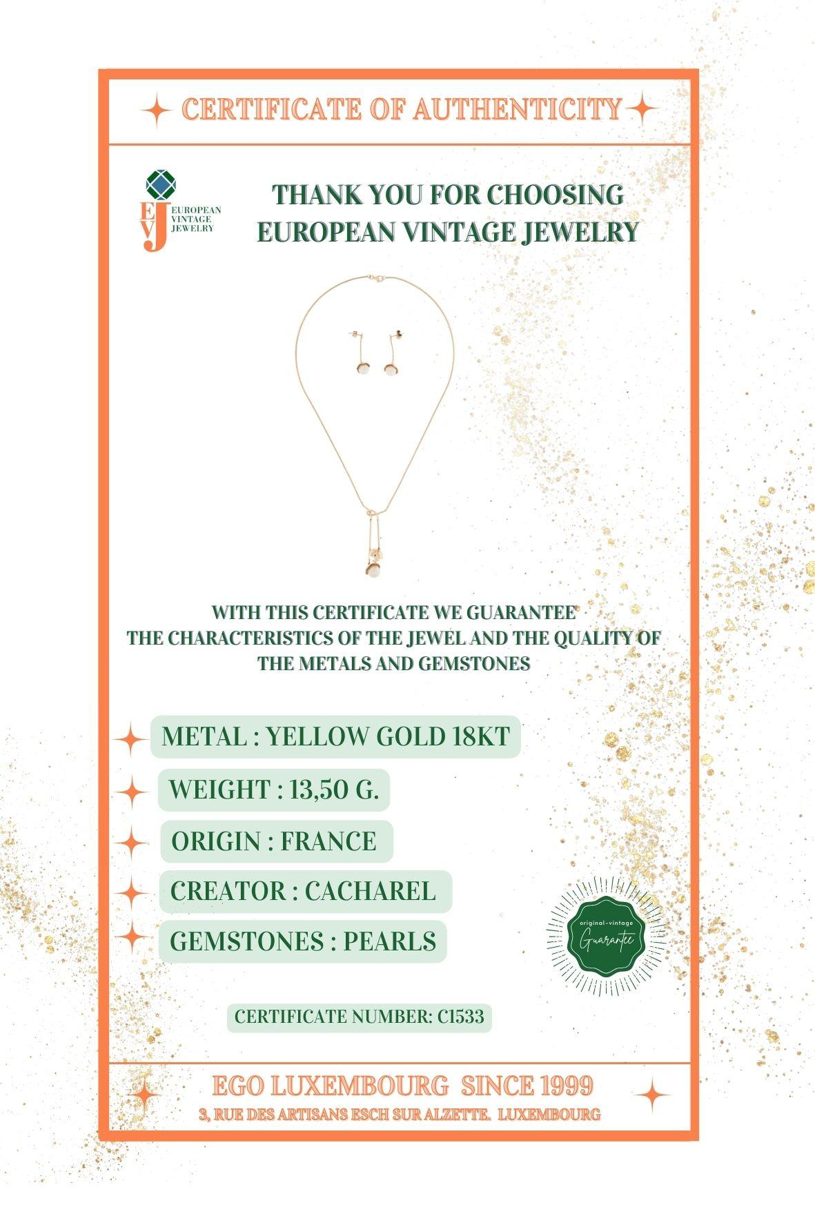 CACHAREL Set aus Schmuckstücken aus 18 Karat Gelbgold und Perlen Halskette und Ohrringen im Angebot 1