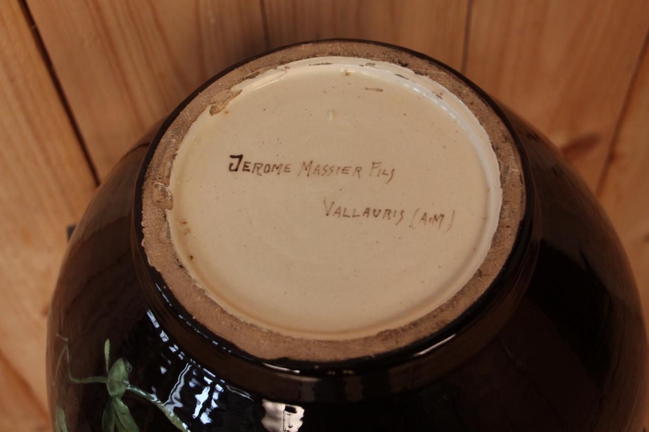 Cache-Topf von Jerome Massier in Vallauris mit Passionsblumen (Keramik) im Angebot