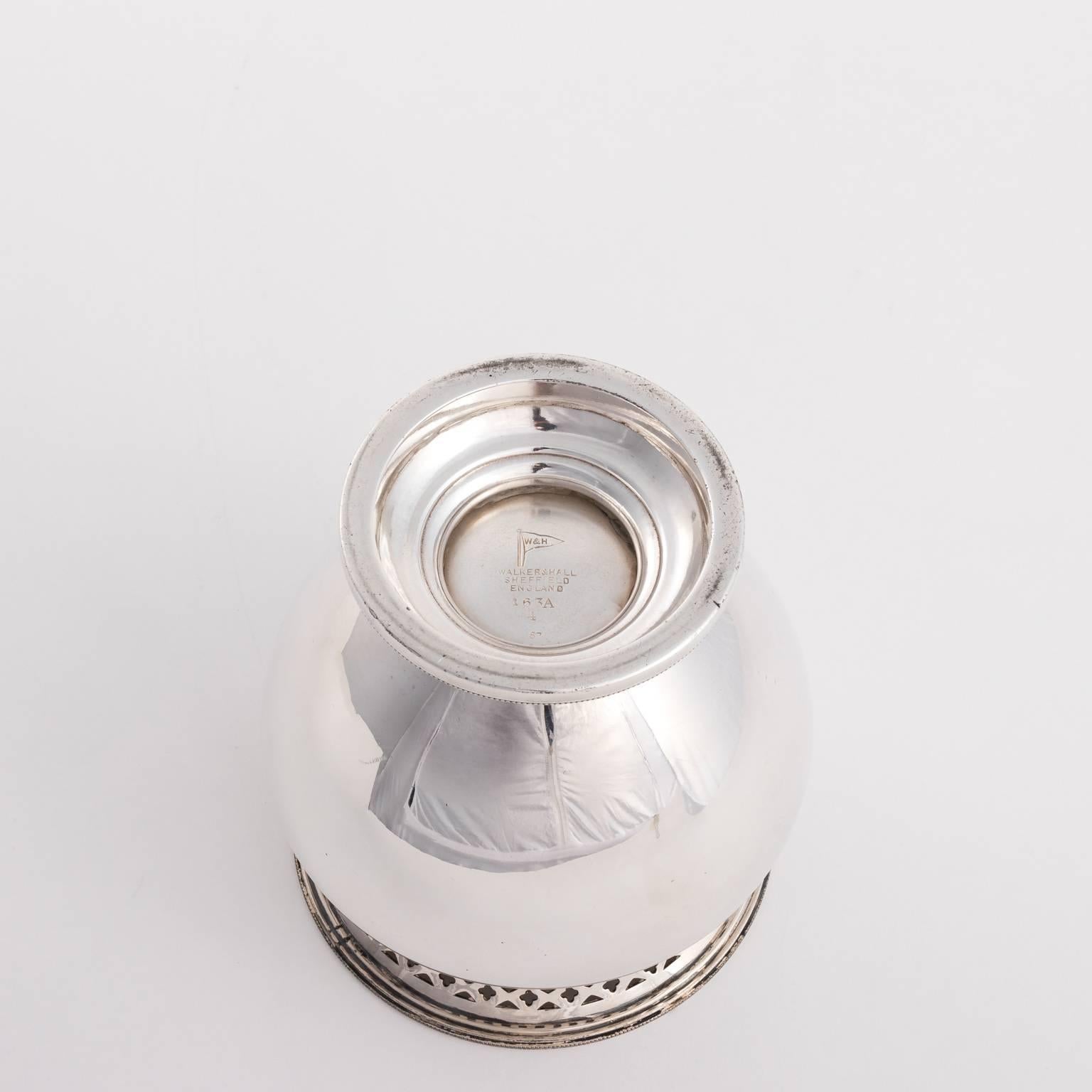 Silver plated cachepot with a pierced rim by Walker and Hall in a polished finish, circa 1930.
 