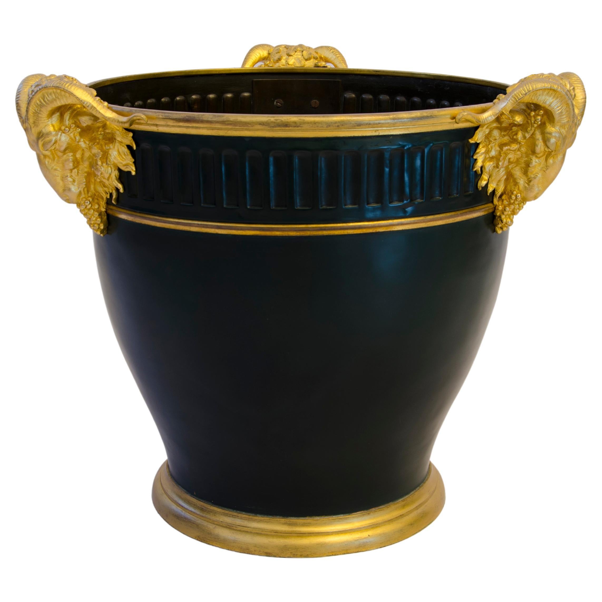 Cache-Pot Napoléon 3ème style fabriqué par Christofle