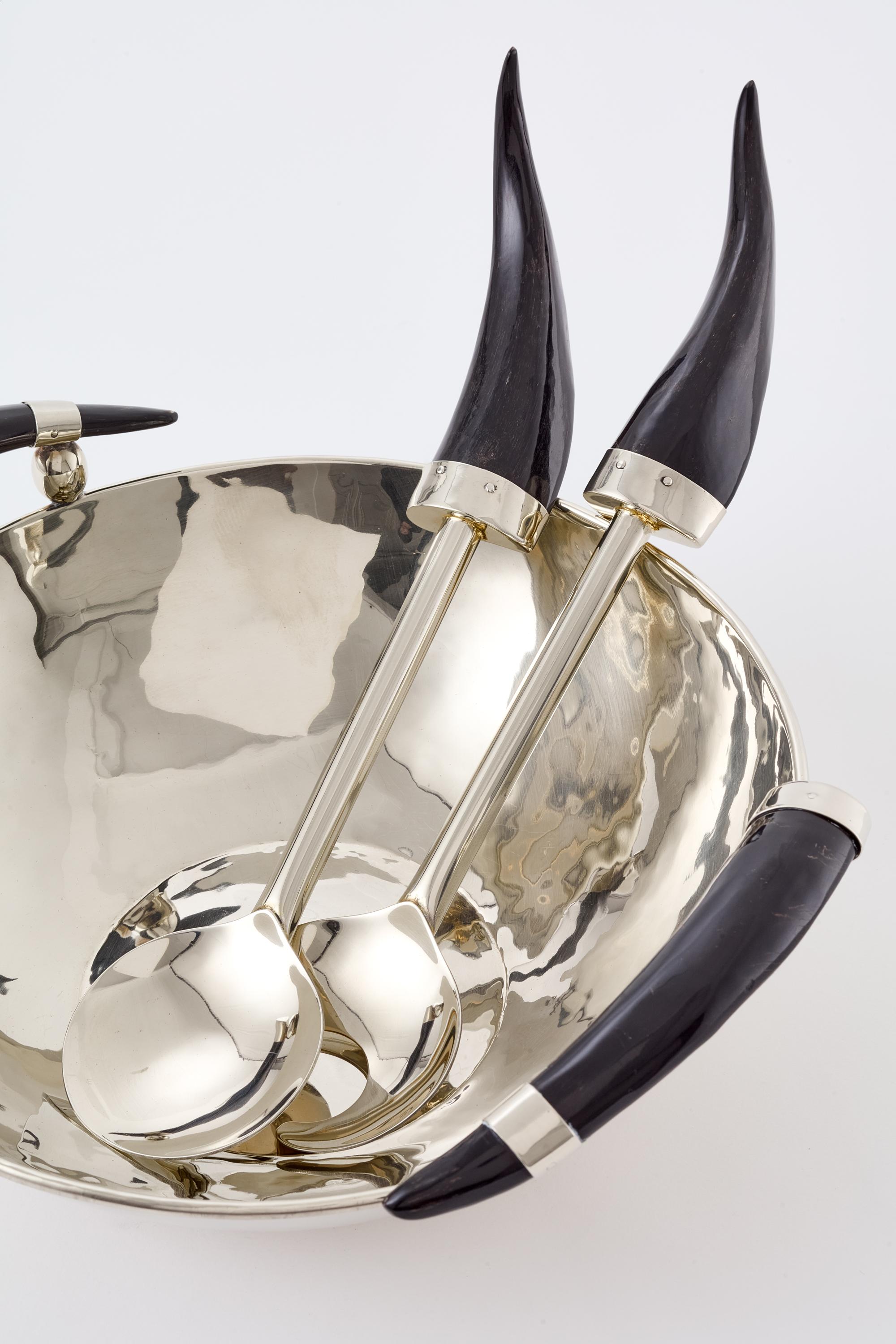 Organic Modern Cachi Large Bowl, Alpaca Silver & Black Horn For Sale