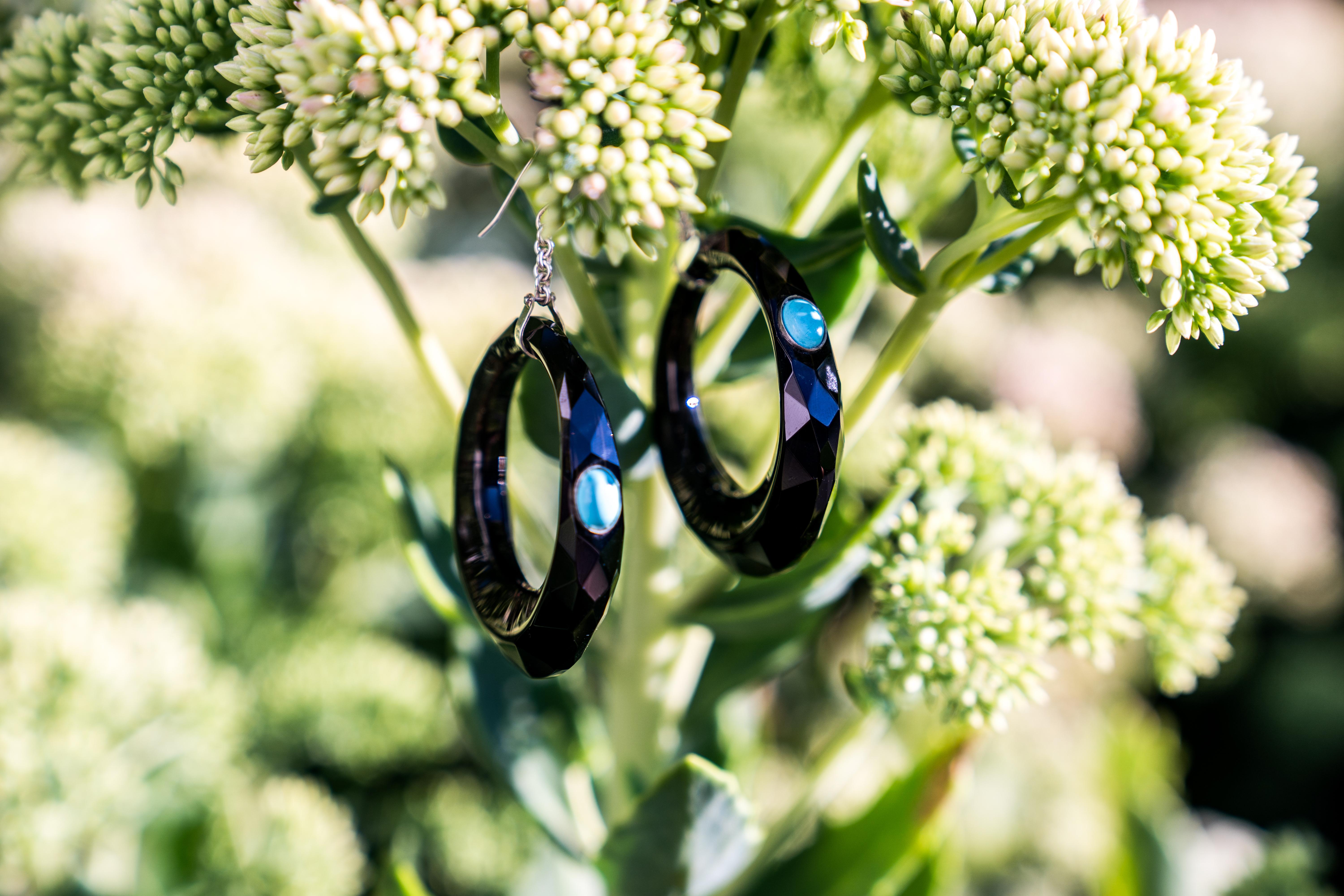 April in Paris Designs: Ohrringe mit länglichem Opal und Türkis im Zustand „Neu“ im Angebot in New York, NY