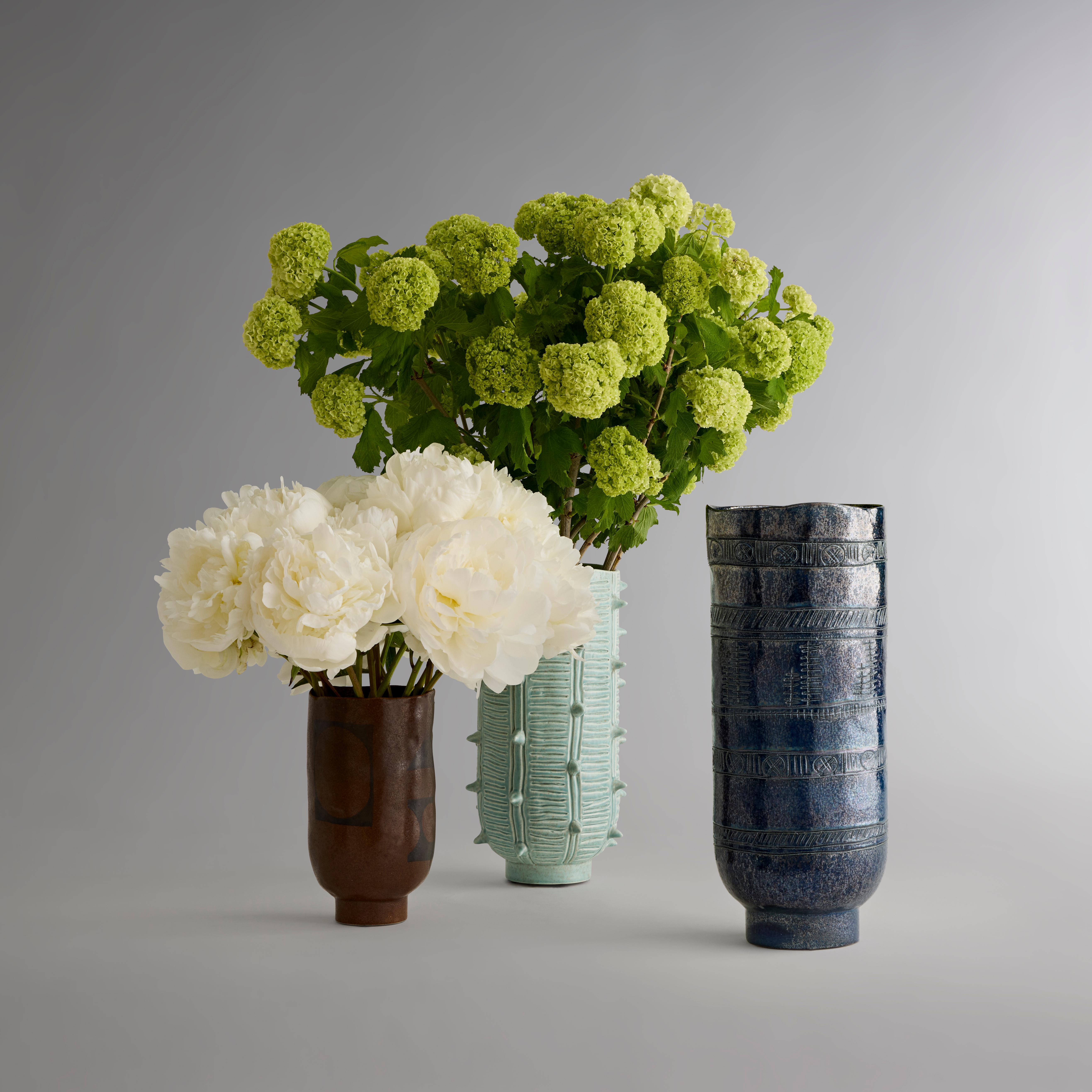 Vase Cacti sculpté à la main en céramique émaillée Neuf - En vente à Dallas, TX