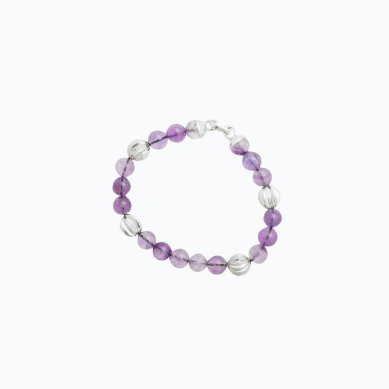 Nature shows us that she is an expert in creating perfect, balanced and high impact proportions, inspiring this bracelet in the Mexican cactus.

To preserve the beauty of your TANE products, we recommend that you avoid any contact with substances